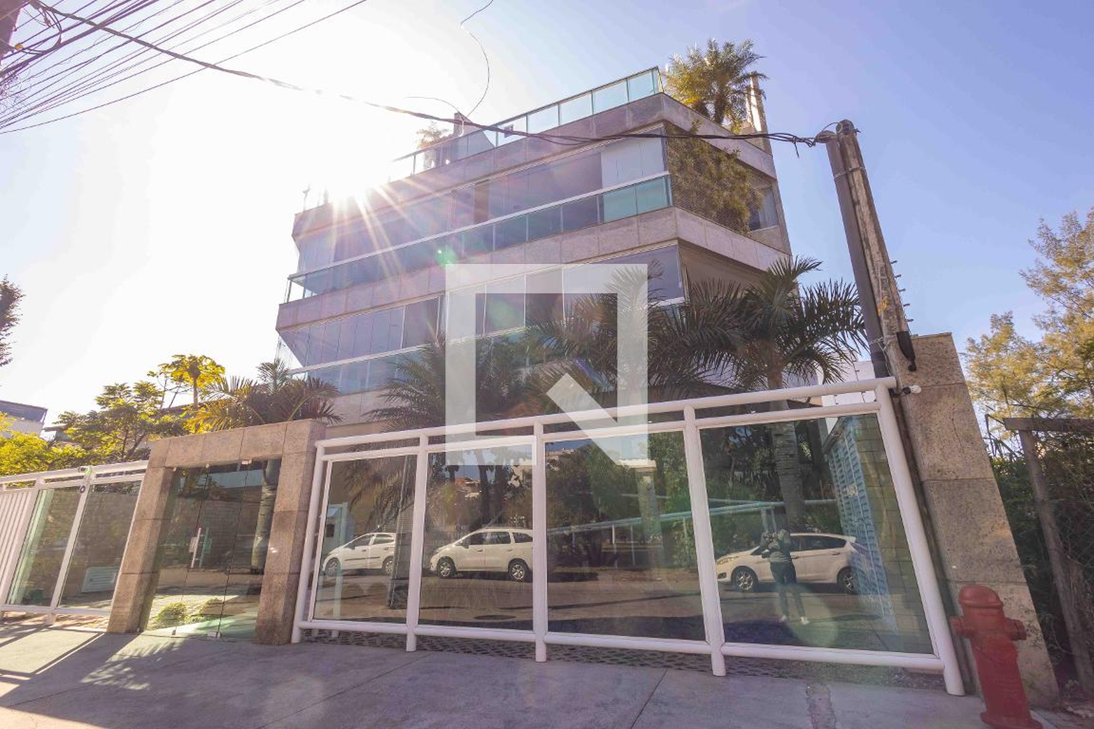 Fachada Condomínio em Praça Carlos Gardel, 83