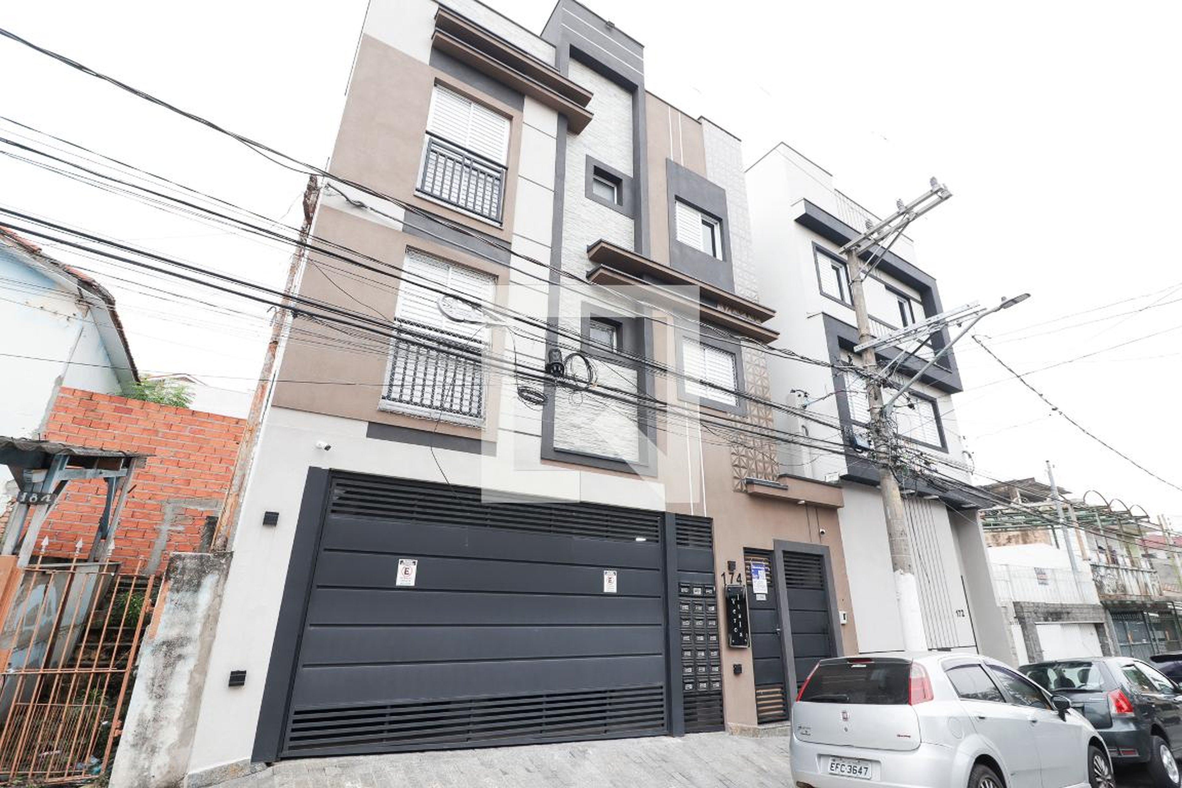 Fachada Condomínio em Rua Ítala, 174