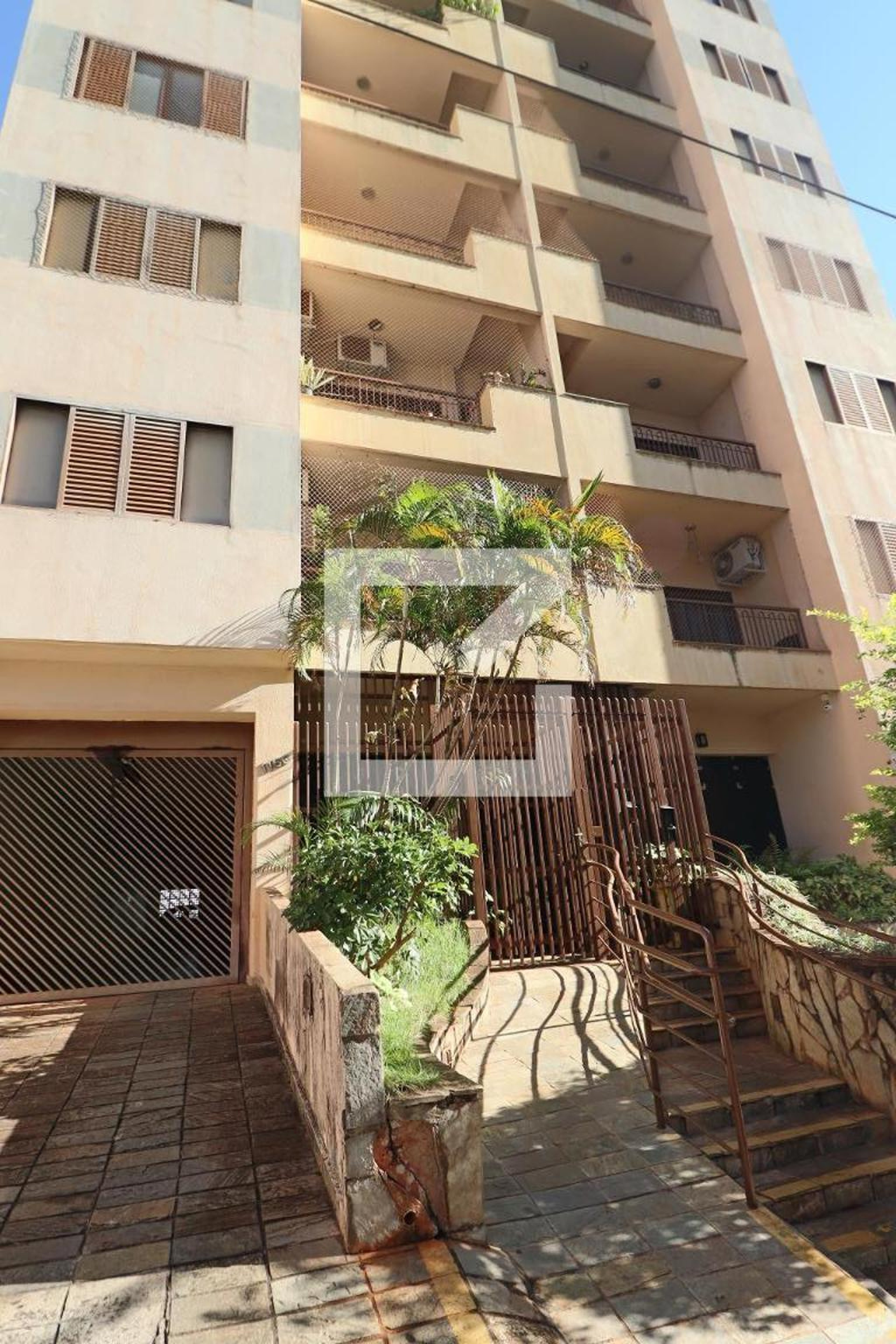 Fachada Condomínio em Rua Amador Bueno, 11