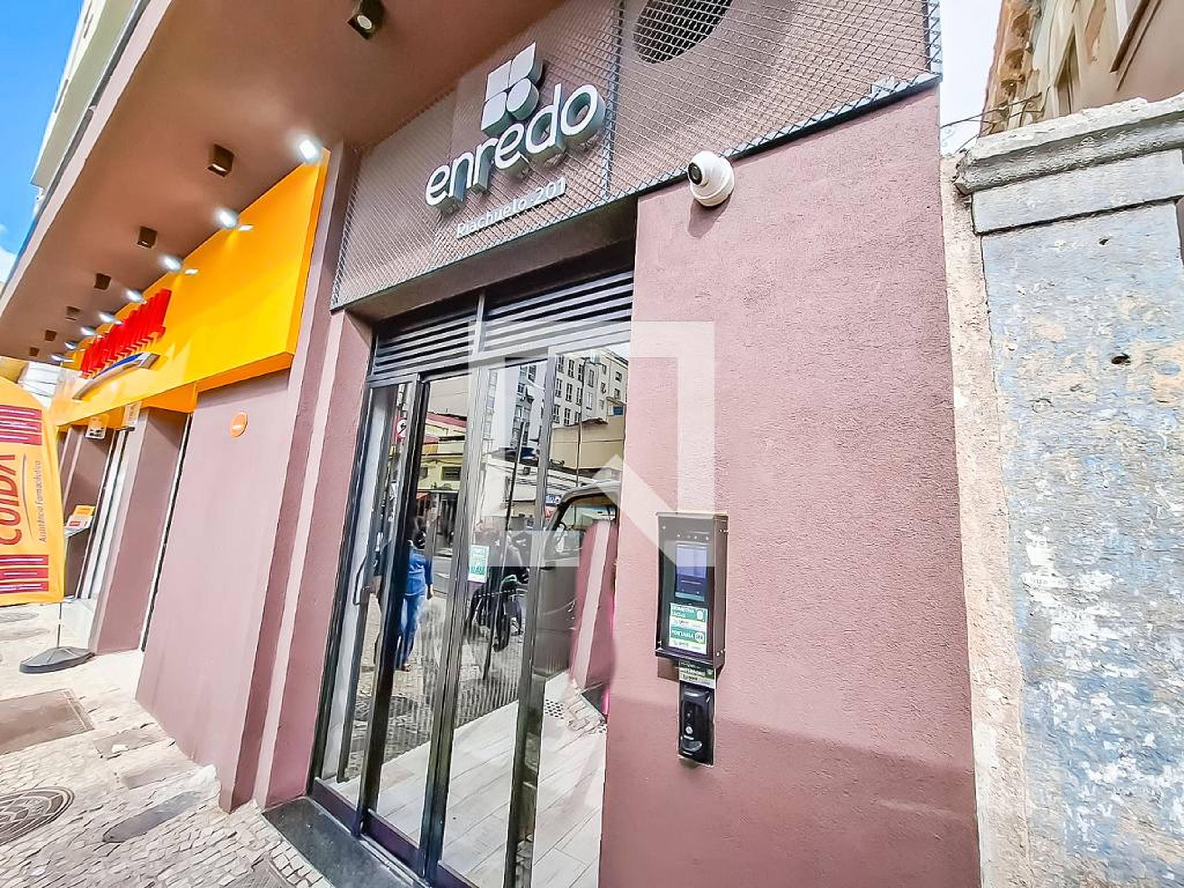 Fachada Condomínio em Rua Riachuelo, 215