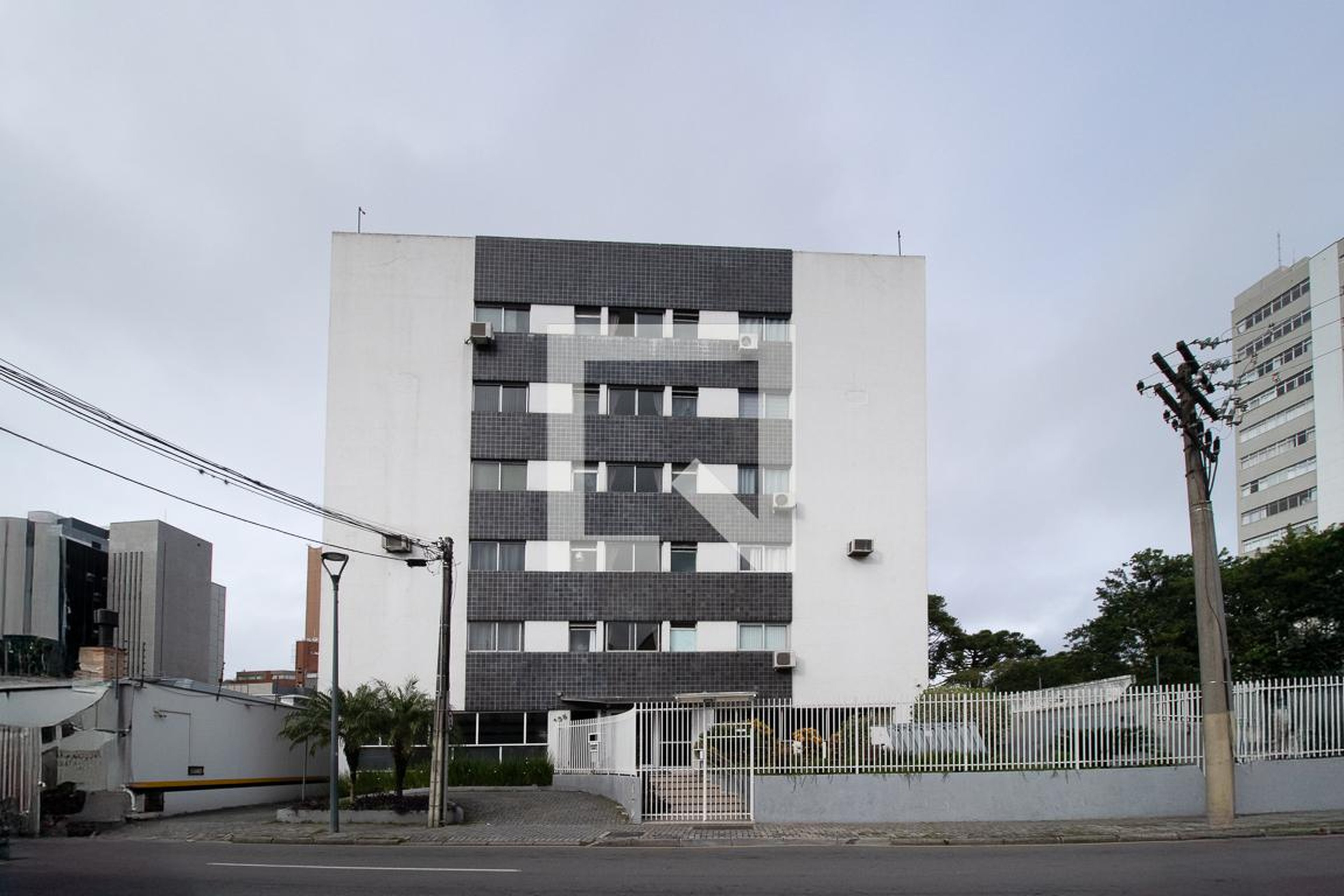 Fachada do condomínio Condomínio Dom Rodrigo Flat Service