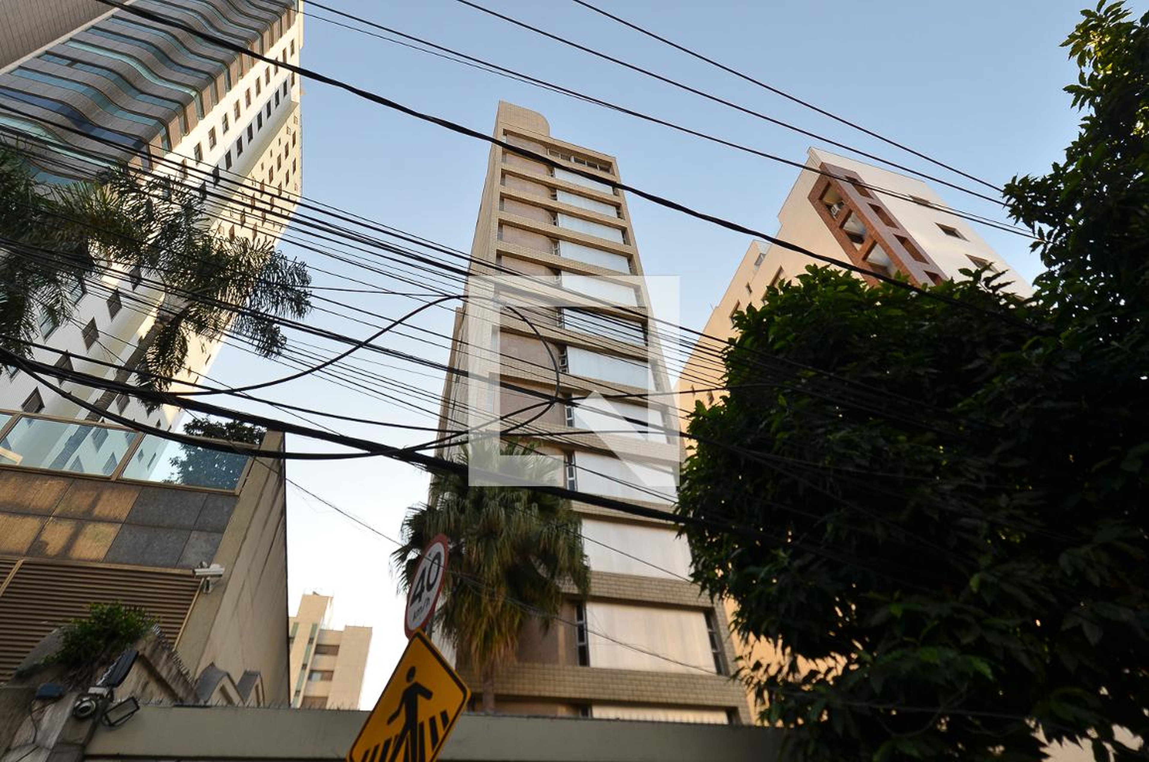 Fachada Condomínio em Rua Leopoldina, 248