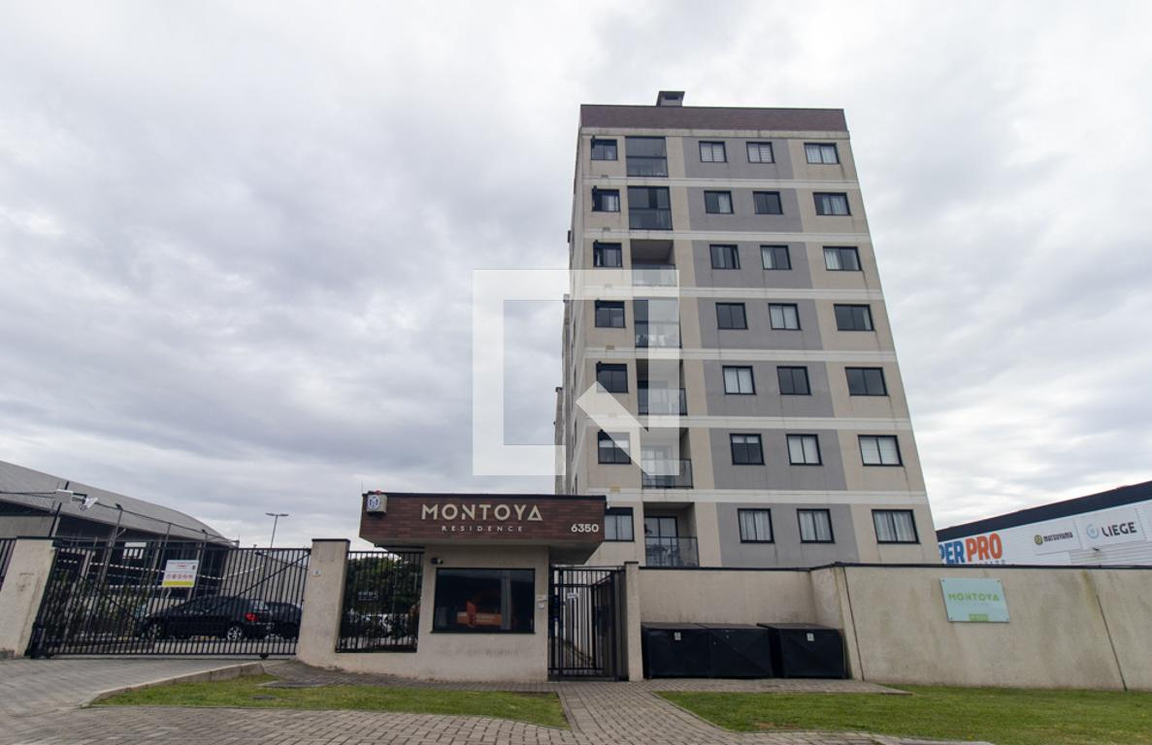 Fachada do Condomínio Condomínio Montoya Residence