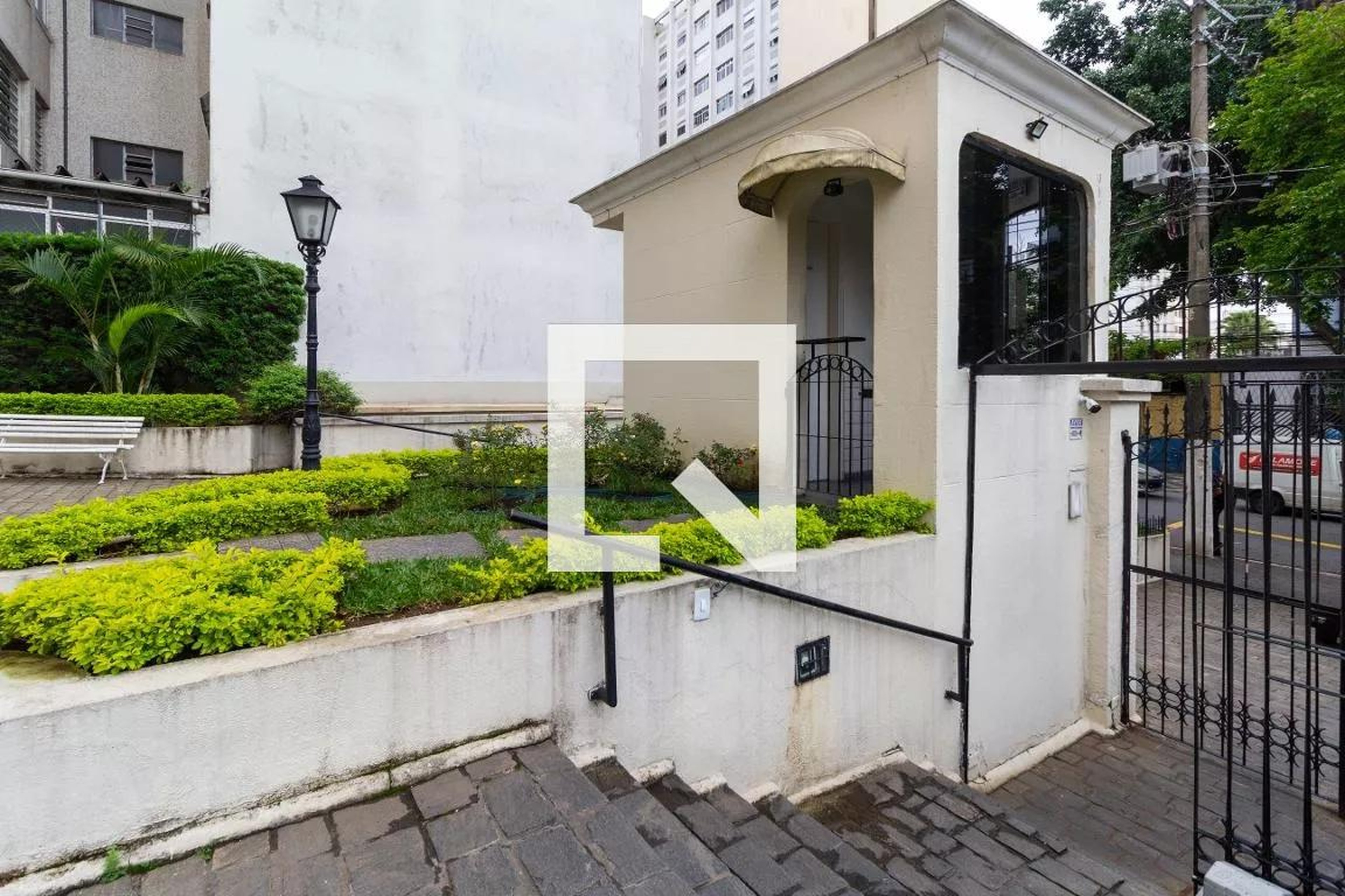 Fachada Condomínio em Alameda Eduardo Prado, 230