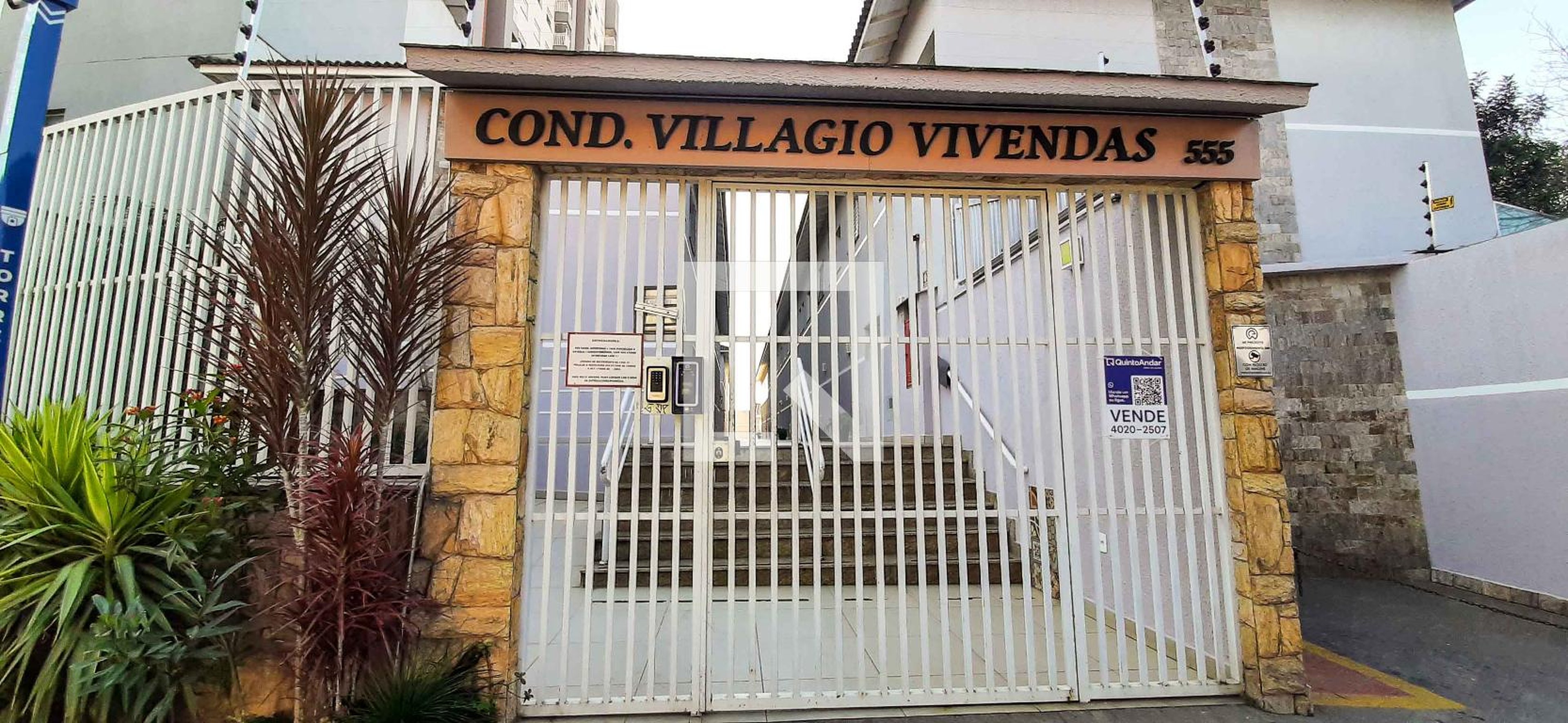 Fachada do Condomínio Condomínio Villagio Vivendas Osasco