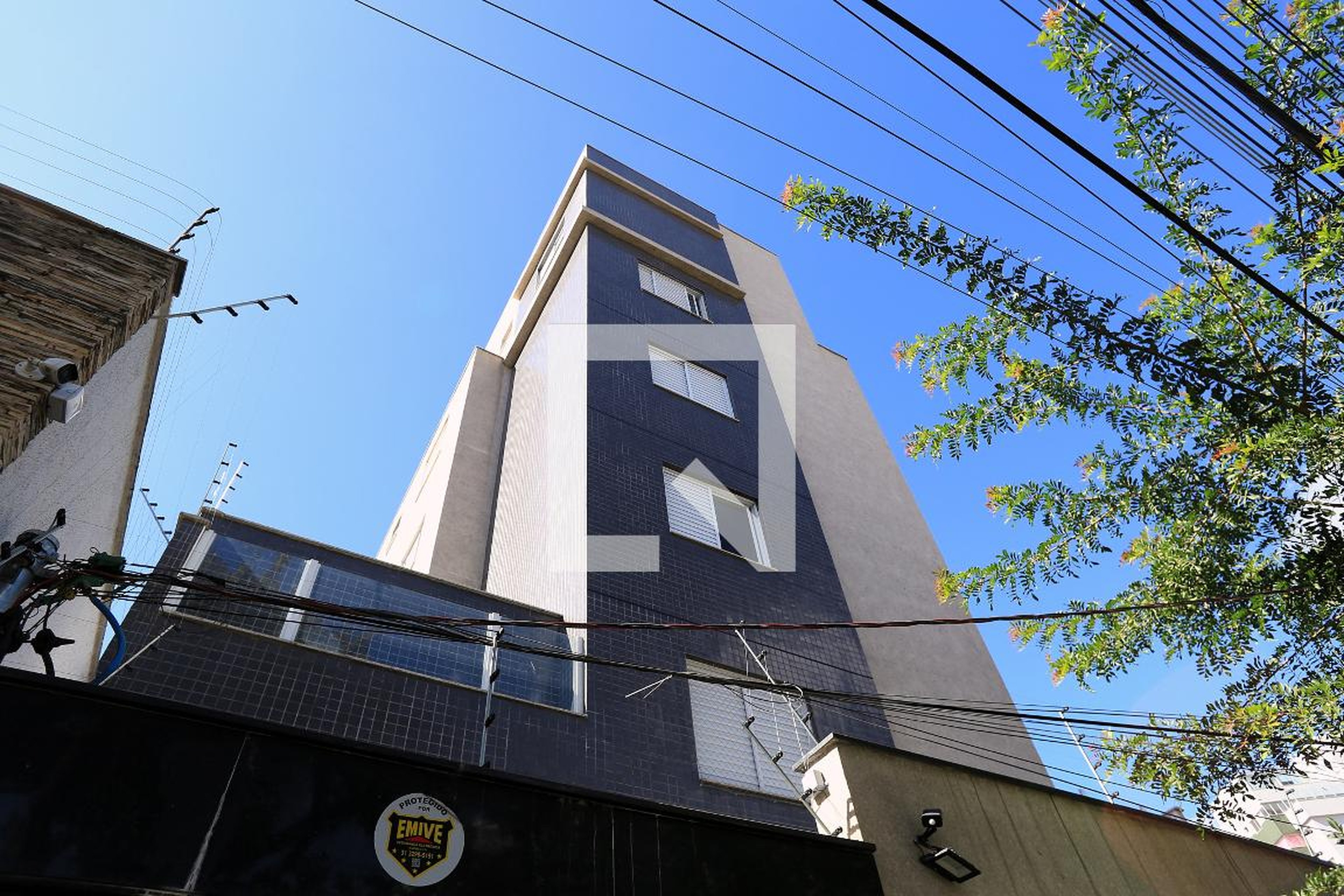 Fachada Condomínio em Rua Caldeira Brant, 70