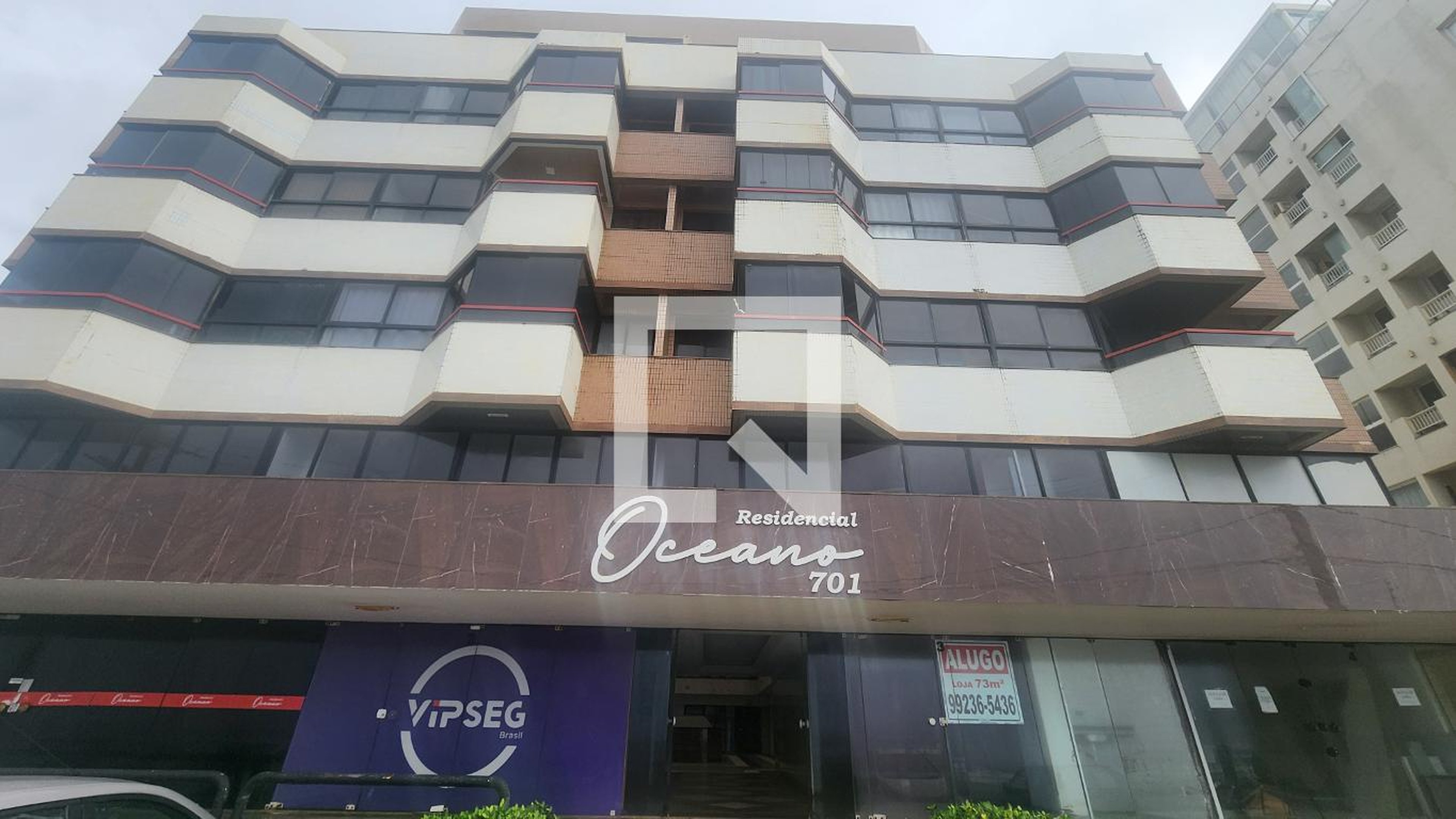 Fachada do Prédio Condomínio em Avenida Octávio Mangabeira, 87