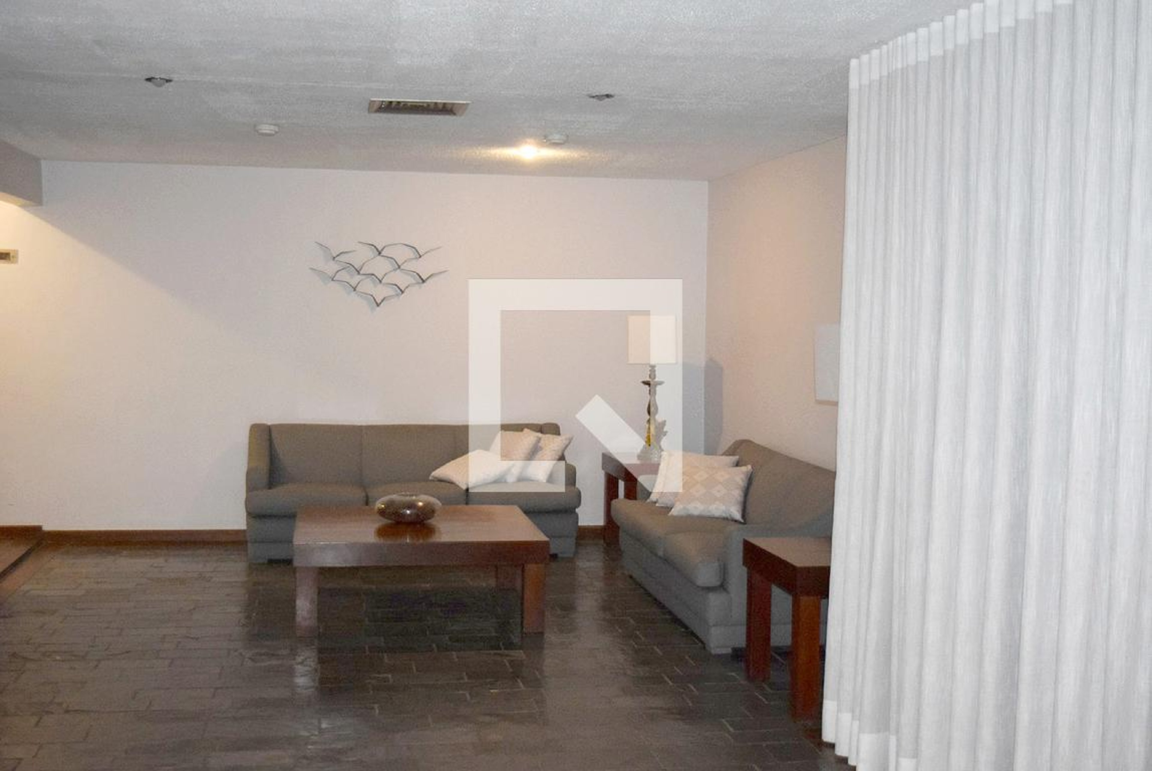 Hall de entrada - Edifício Via Del Tritone