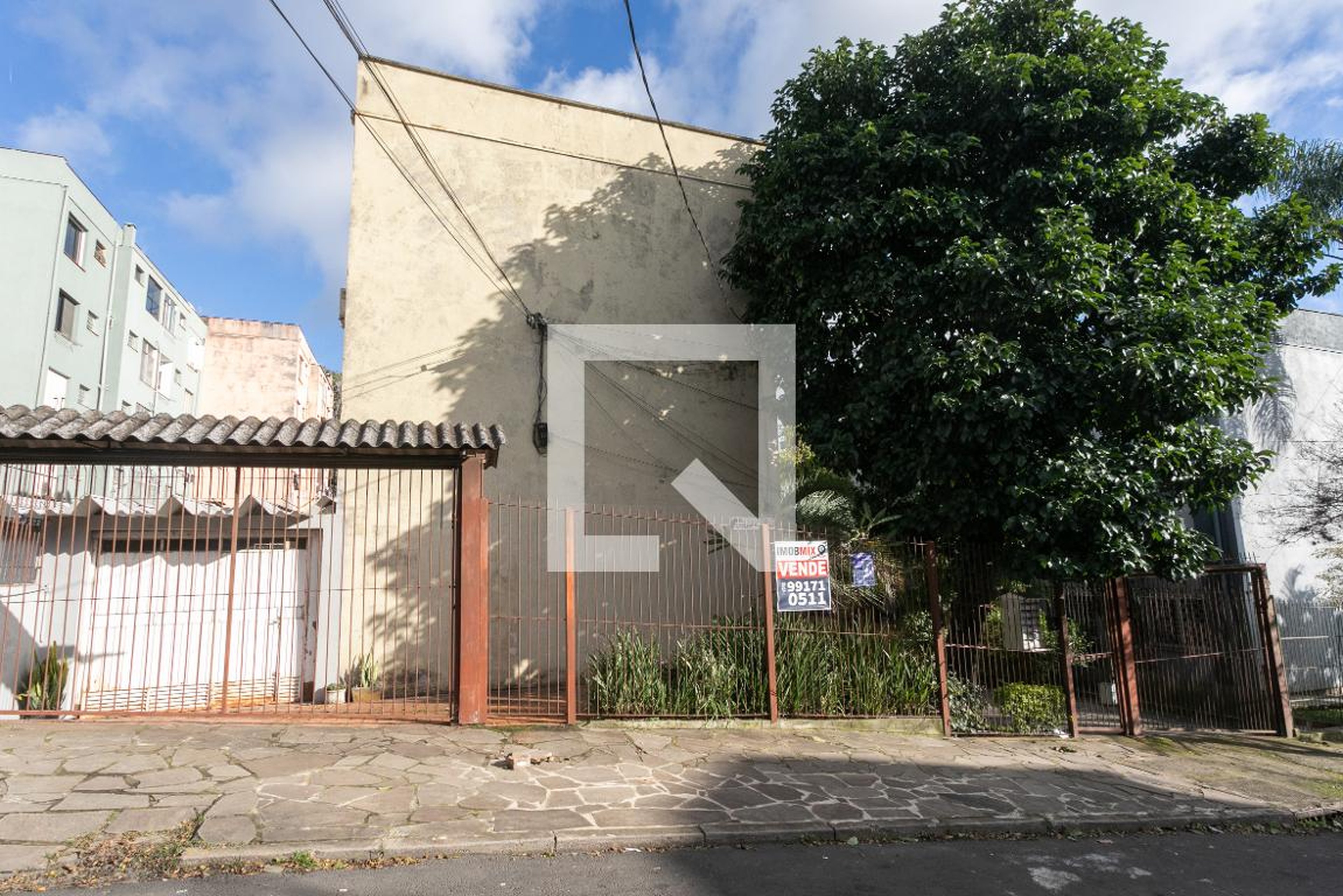 Fachada do Prédio Condomínio em Rua Ari Barroso, 31