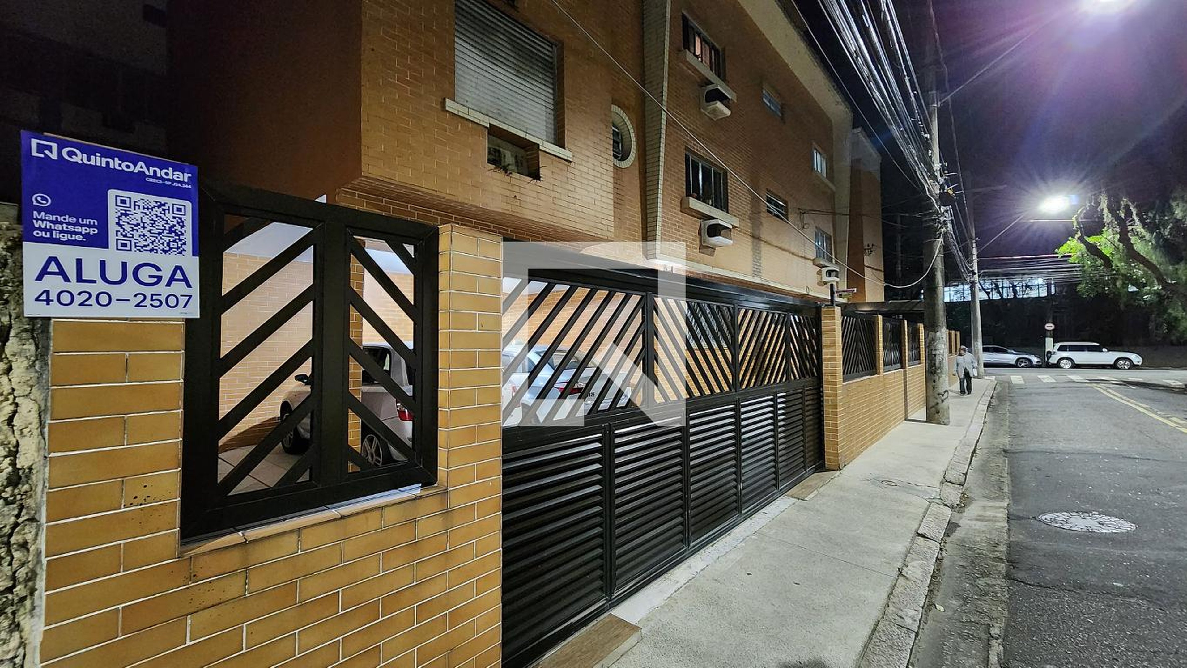 Fachada Condomínio em Rua Particular Lélia, 2