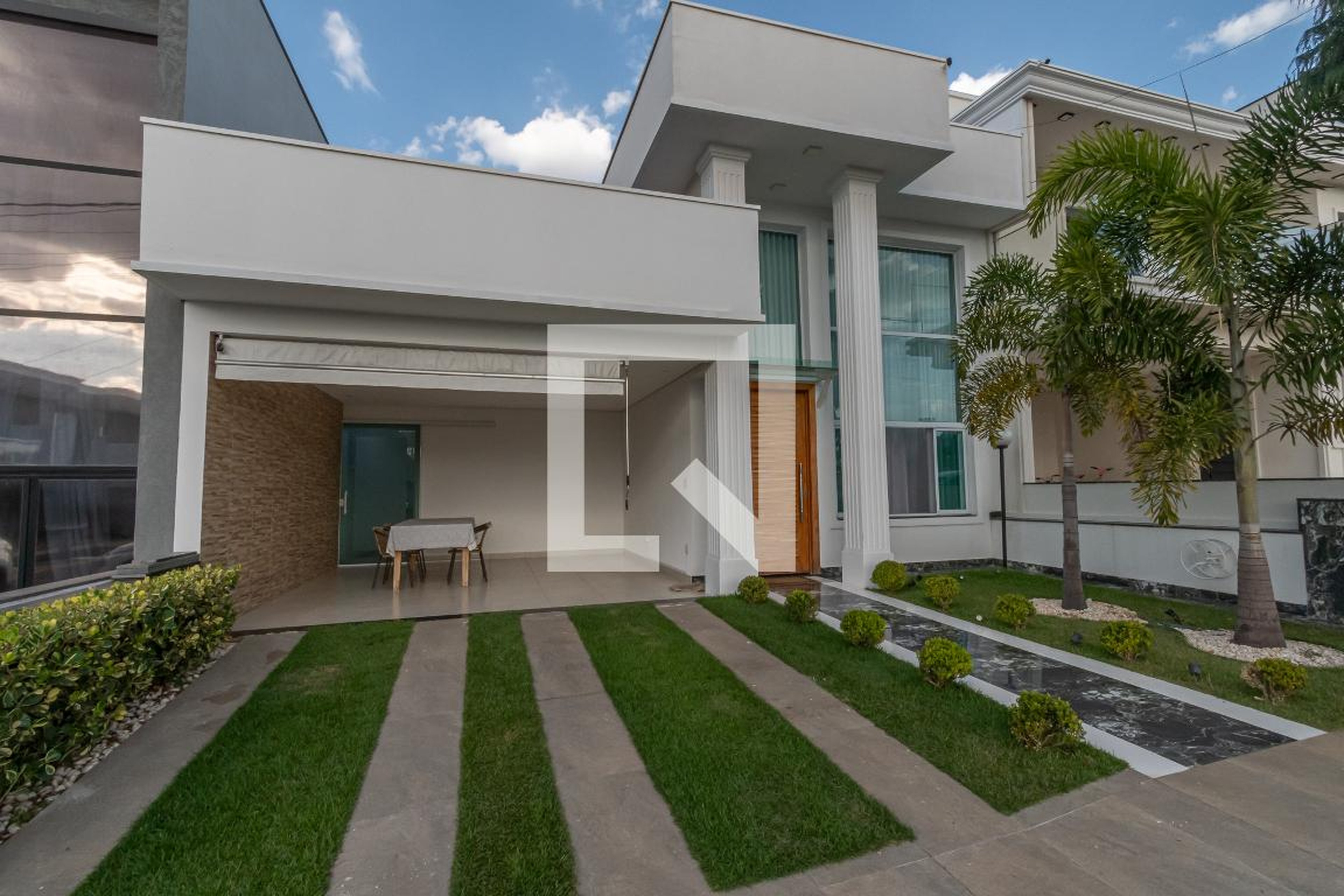 Fachada Condomínio em R. Bela Manhã, 95