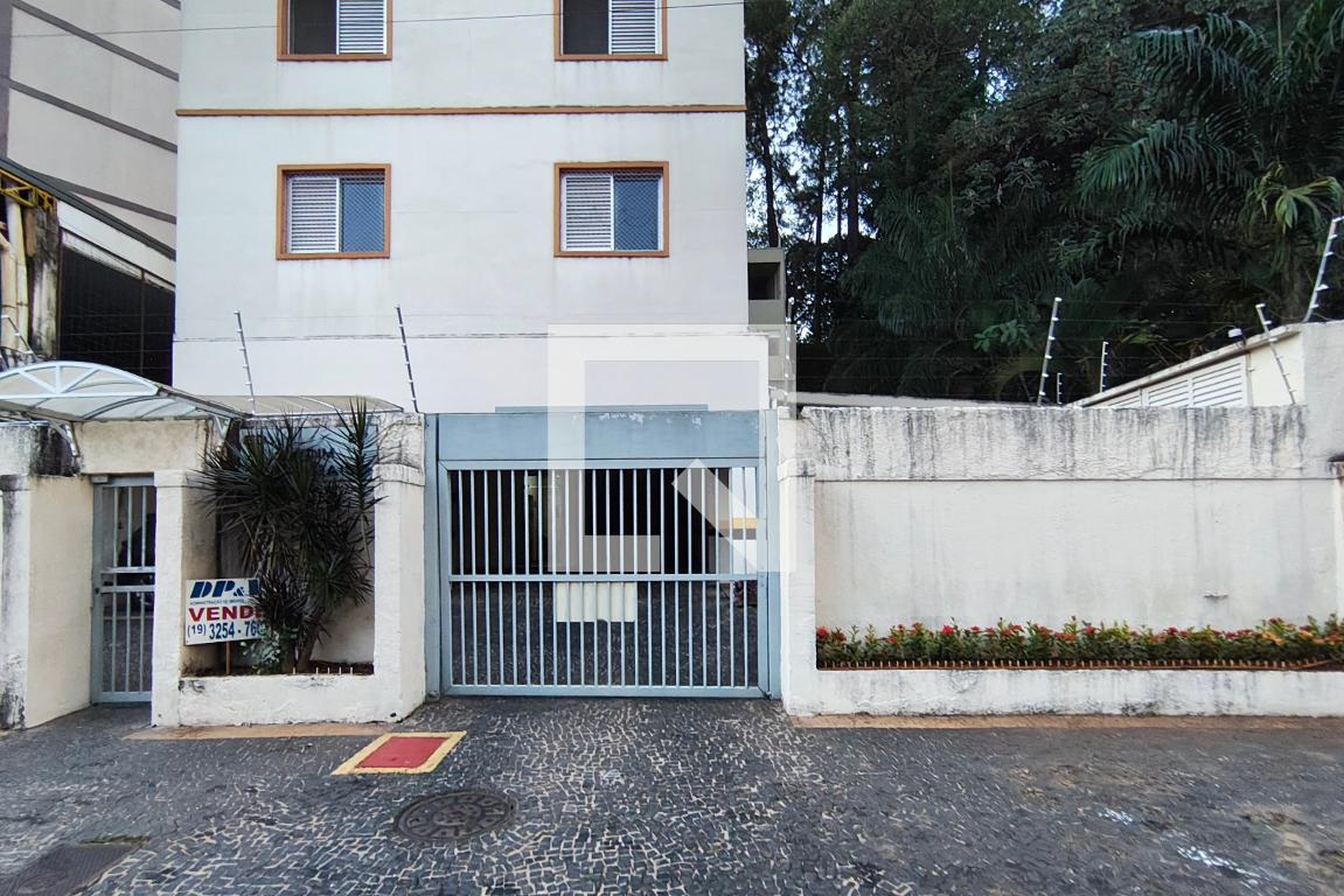 Fachada do Condomínio Condomínio Jardim