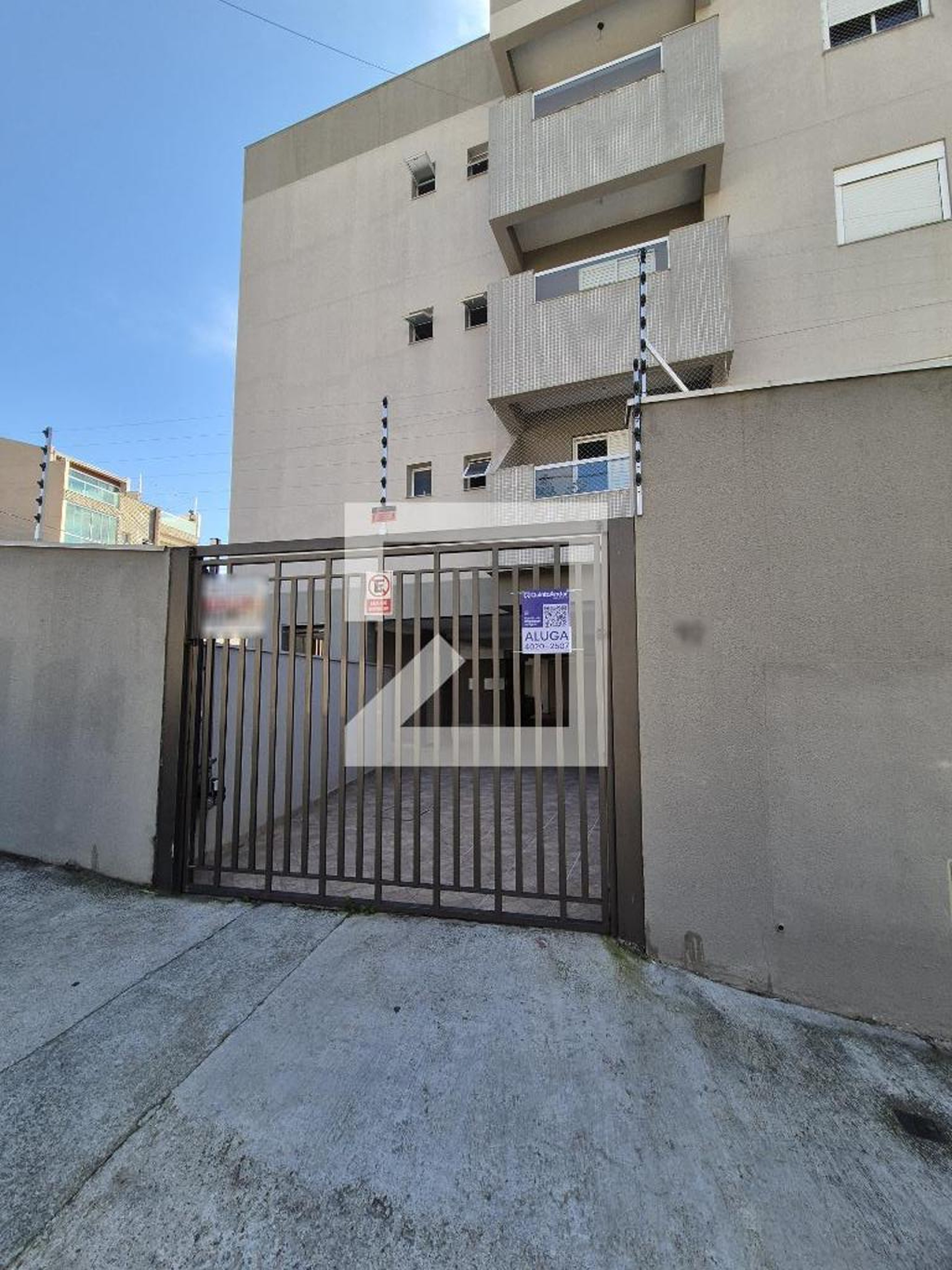 Fachada Condomínio em Rua Gil Vicente, 97