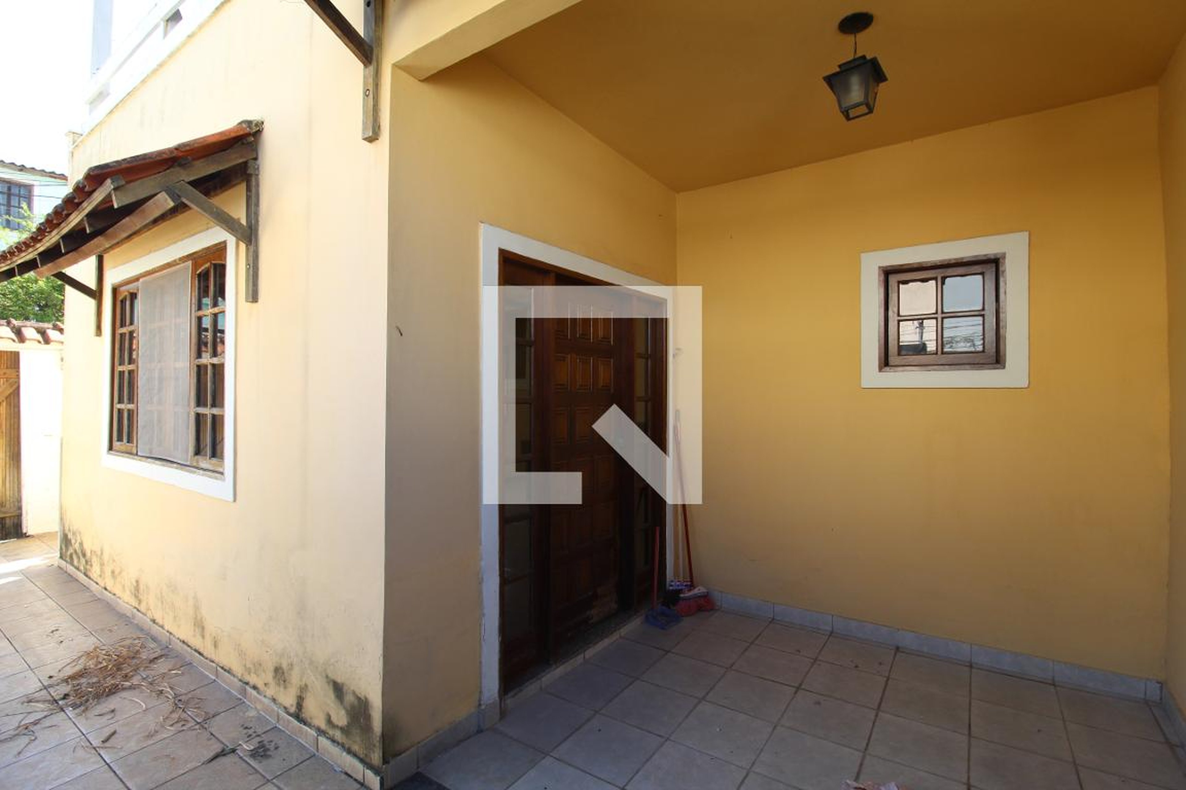 Entrada Condomínio em Estrada São Gonçalo, 42