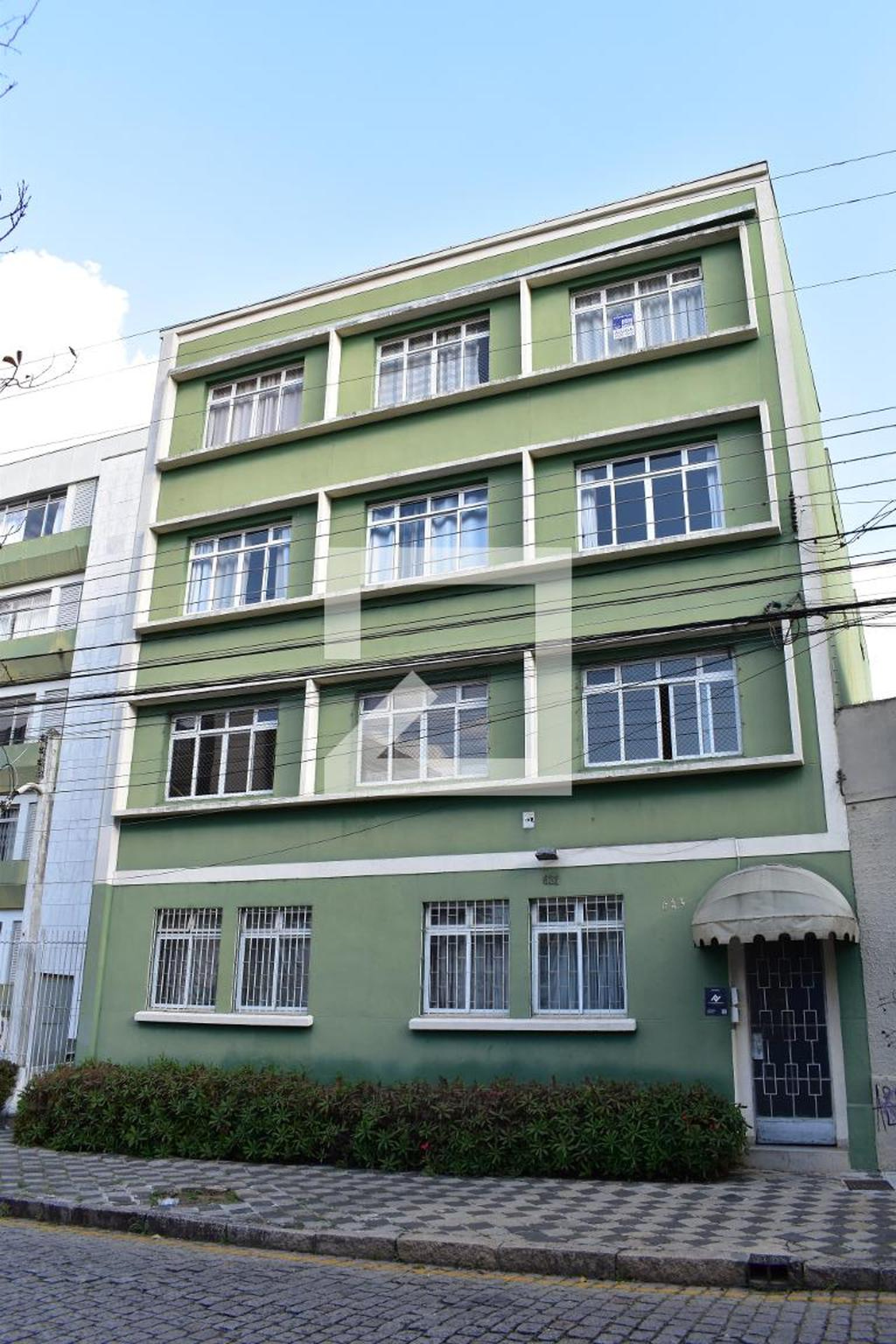 Fachada Condomínio em Rua Paula Gomes, 631