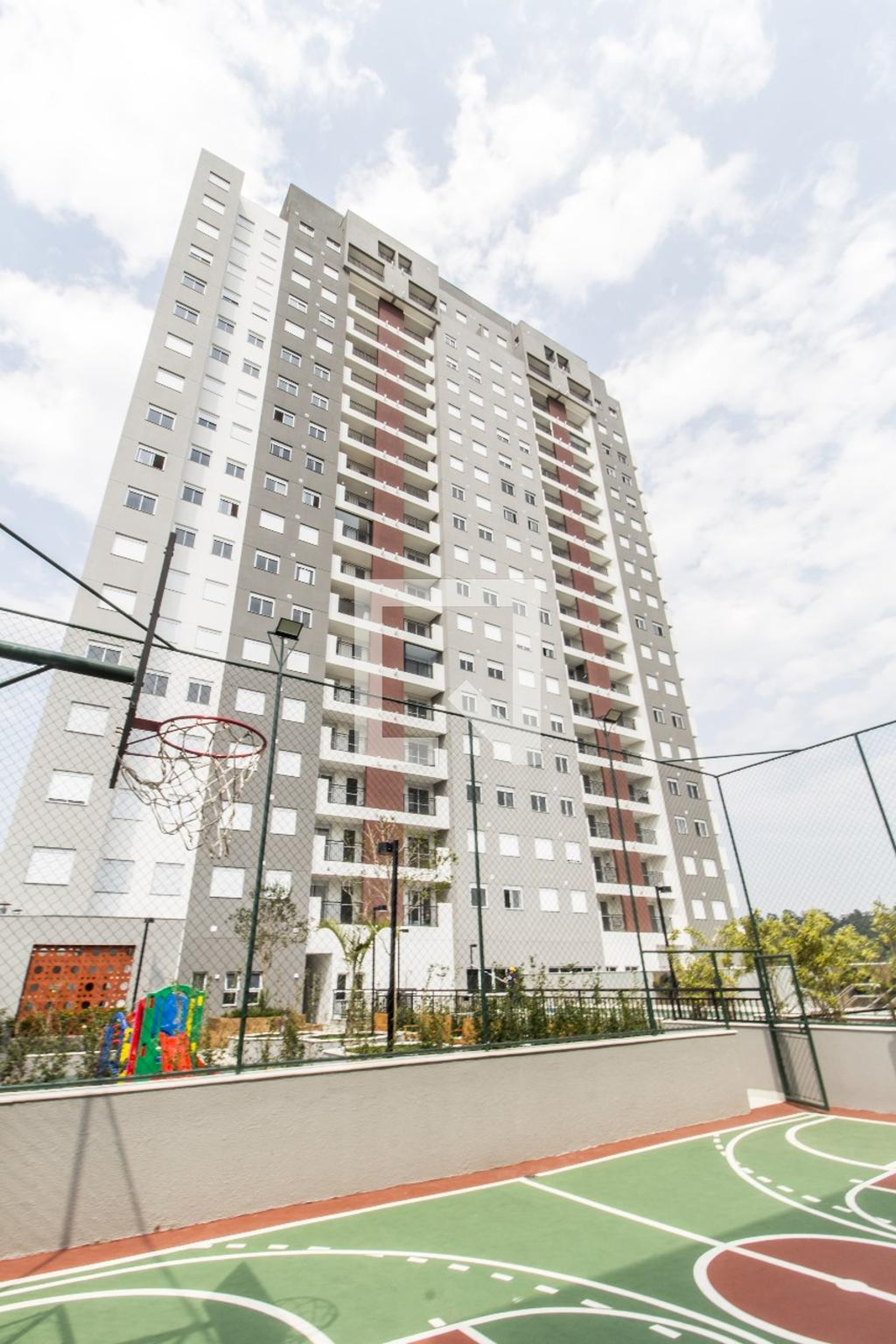 Fachada do Prédio Condomínio Estação 267