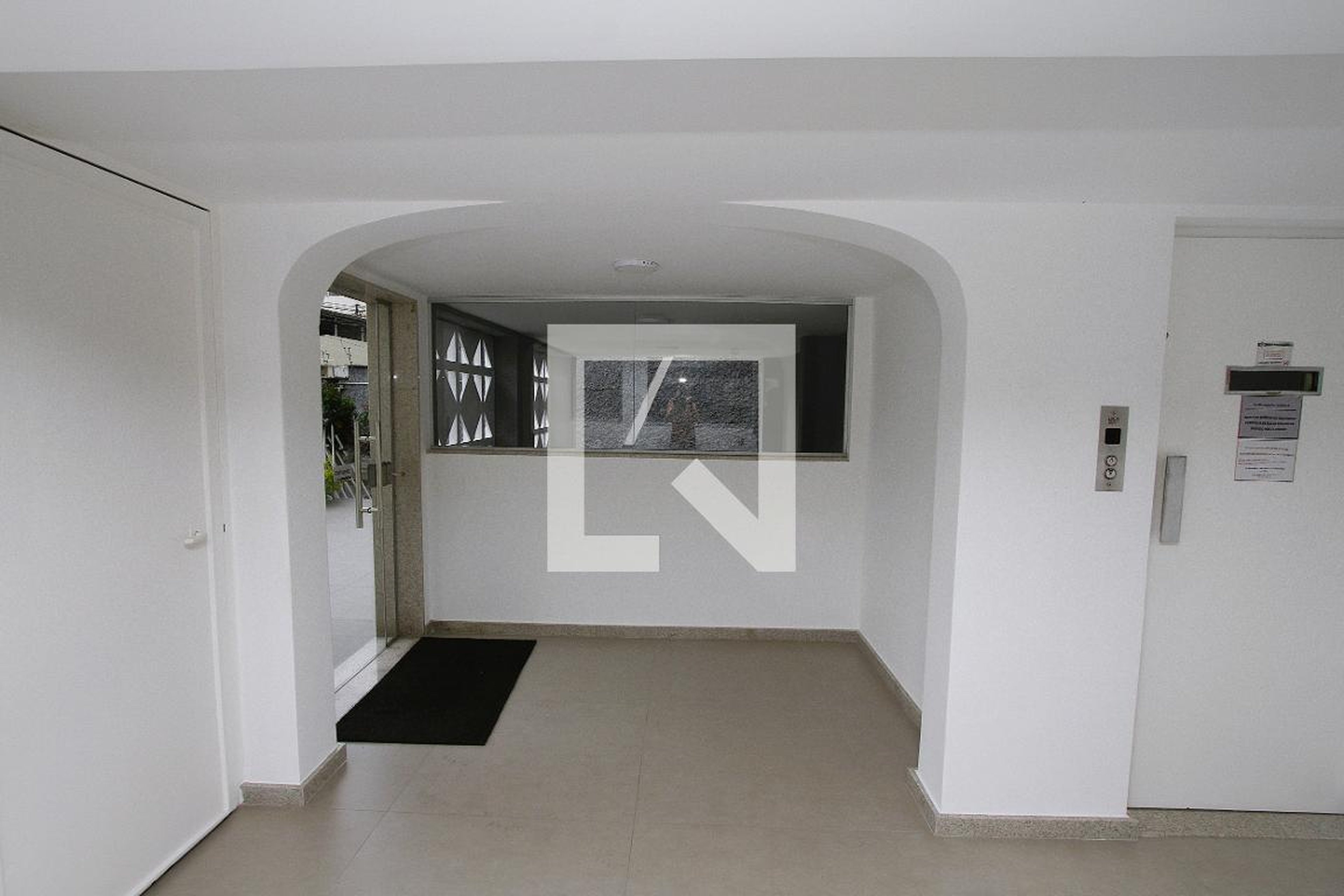 Hall de entrada - Edifício Polly House