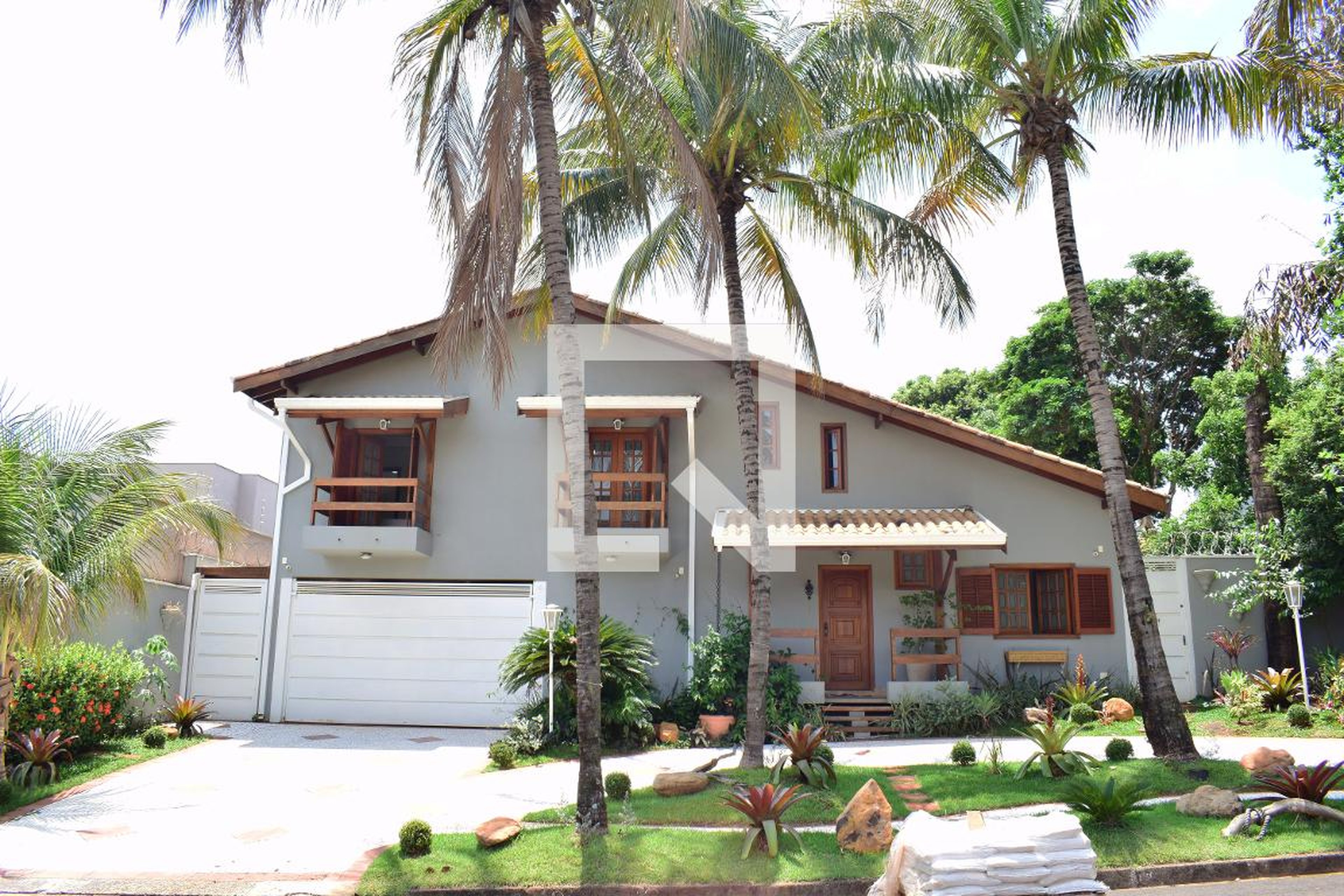 Fachada Condomínio em Rua Primo Zambianchi, 111