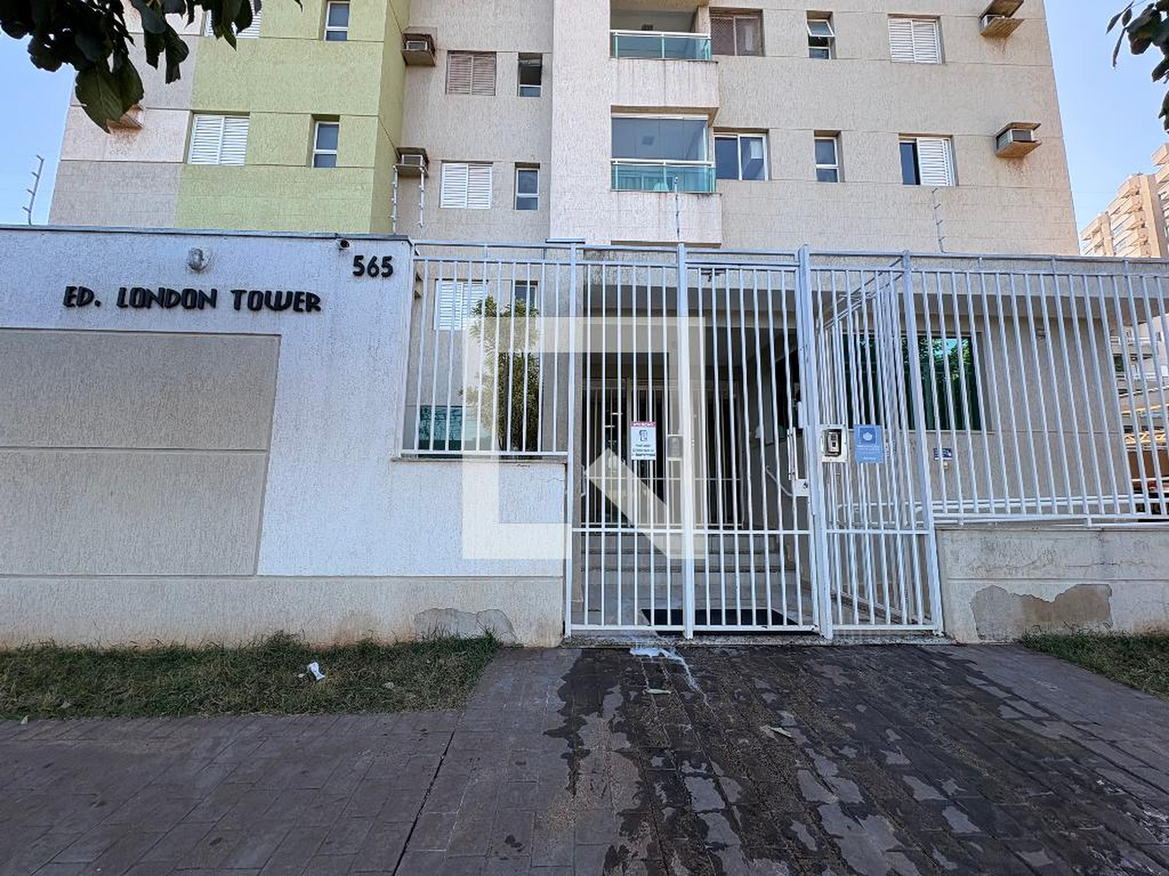 Fachada Condomínio London Tower