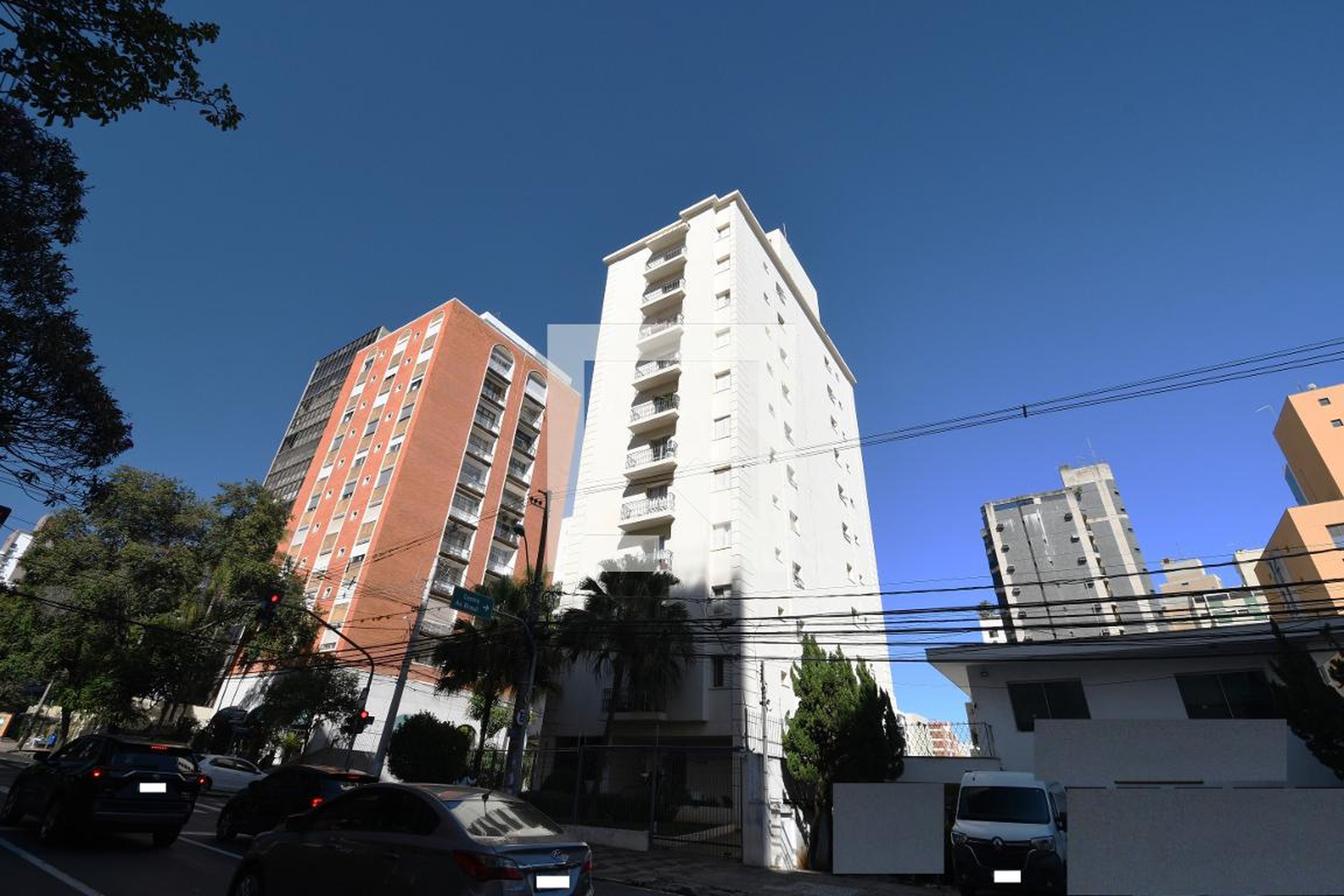 Fachada do Prédio Condomínio Village Renoir