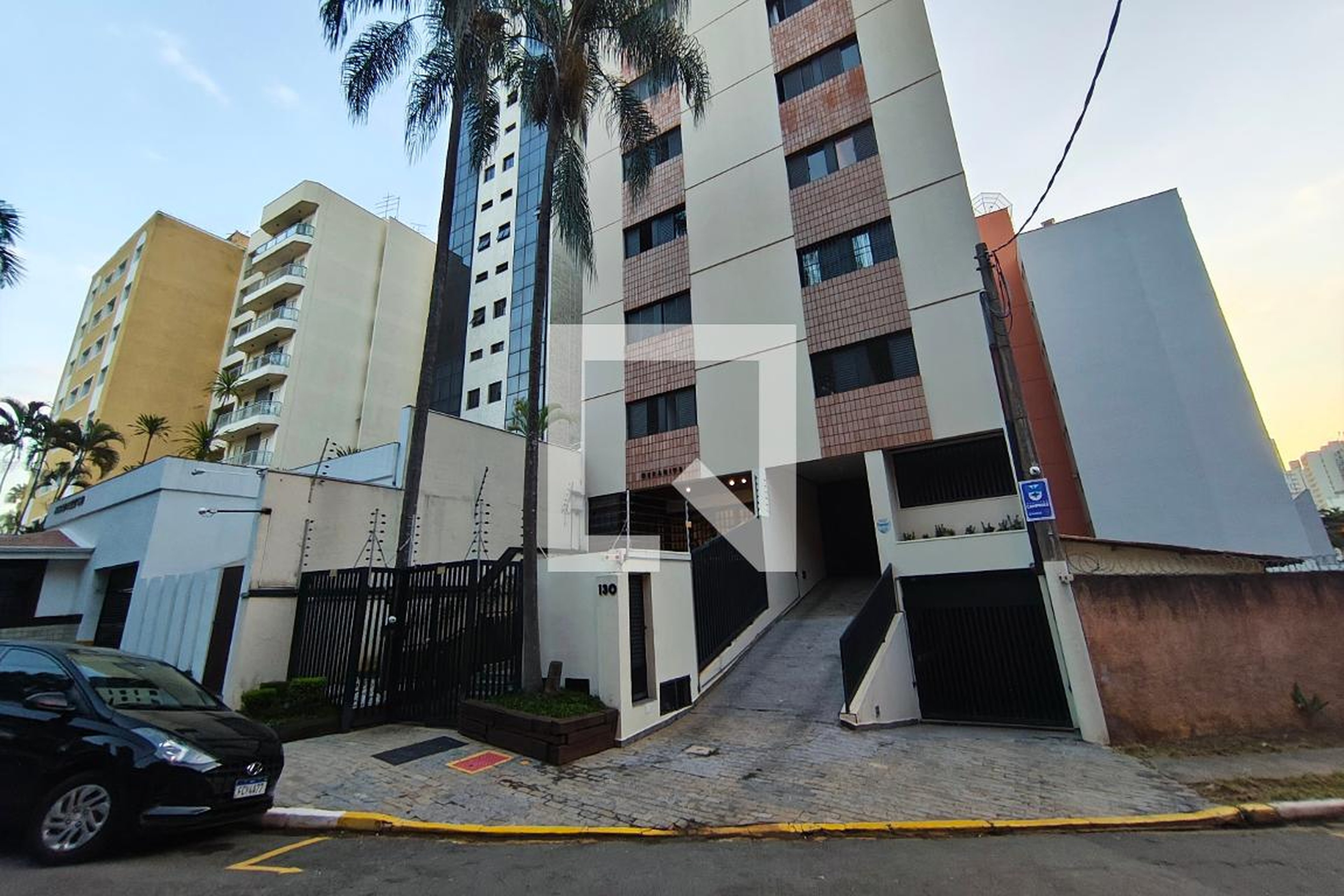 Fachada do Condomínio Condomínio em Rua Avelino do Amaral, 130