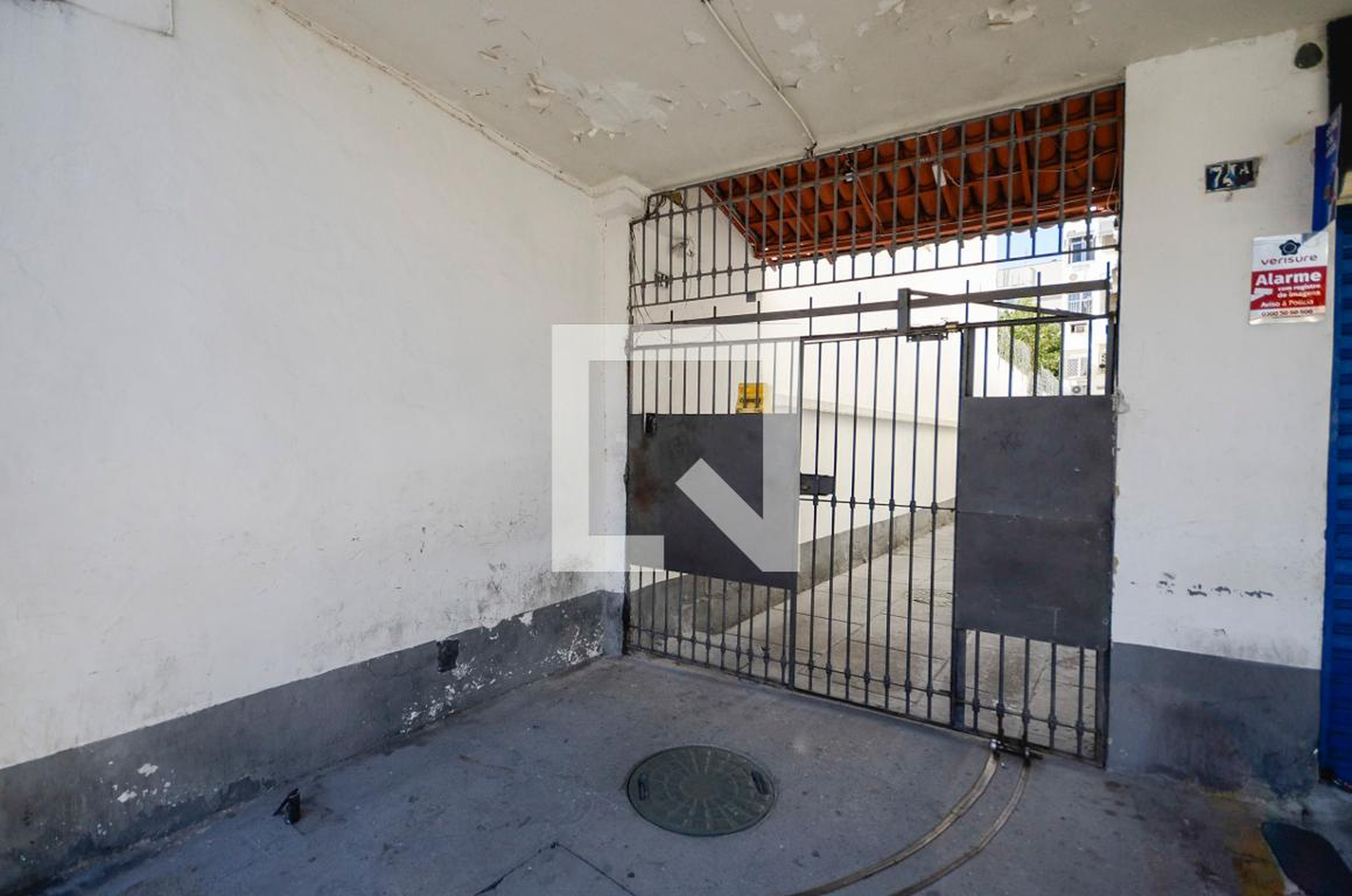 Fachada Condomínio em Rua José Vicente, 74