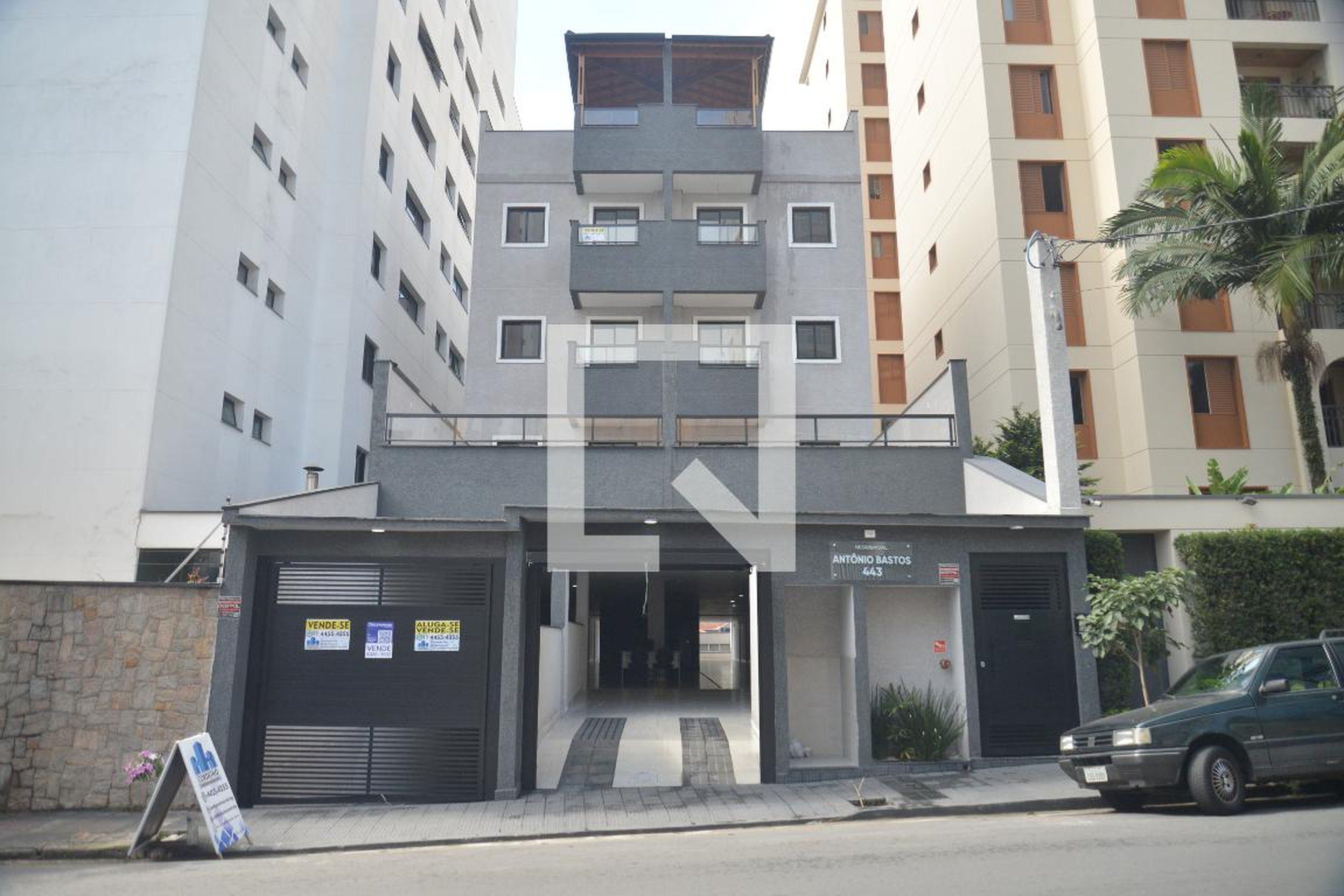 Fachada do Prédio Condomínio em Rua Antônio Bastos, 443
