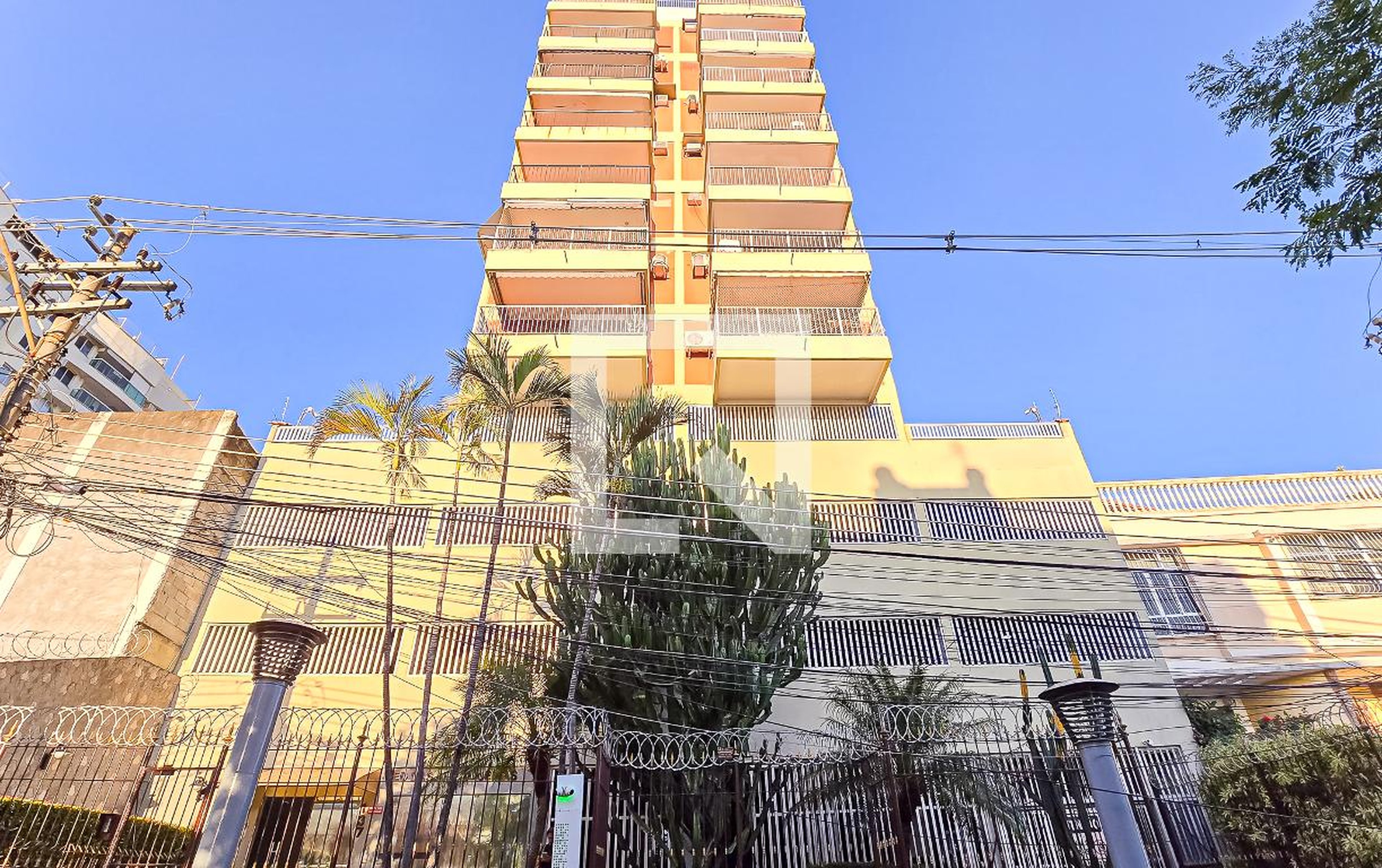 Fachada do Prédio Condomínio em Rua Santos Titara, 173