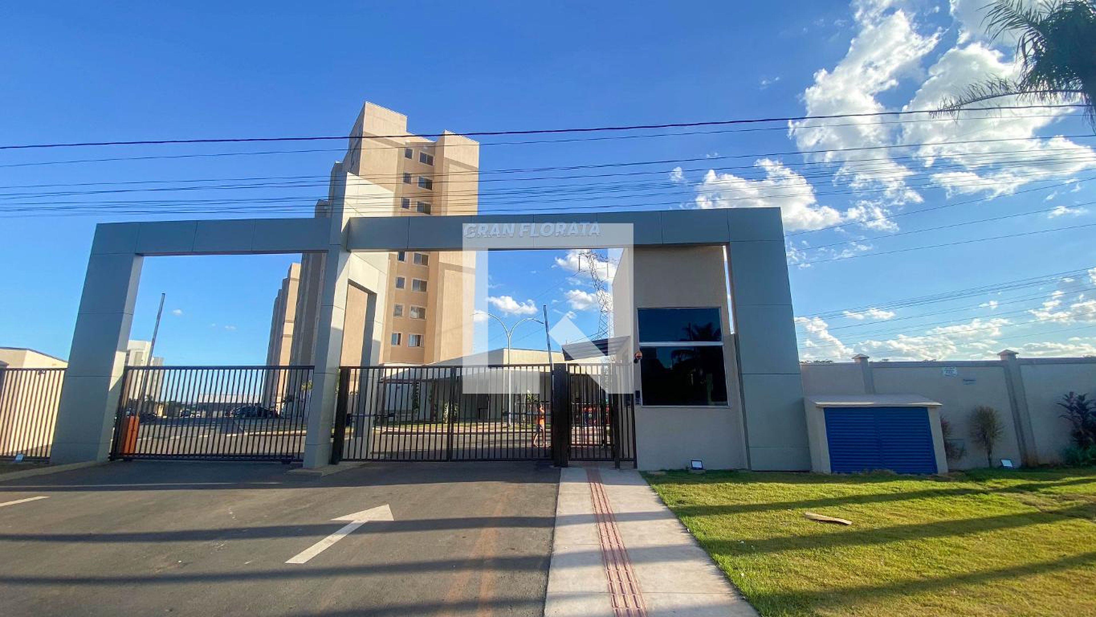 Fachada Condomínio em Alameda E, 253