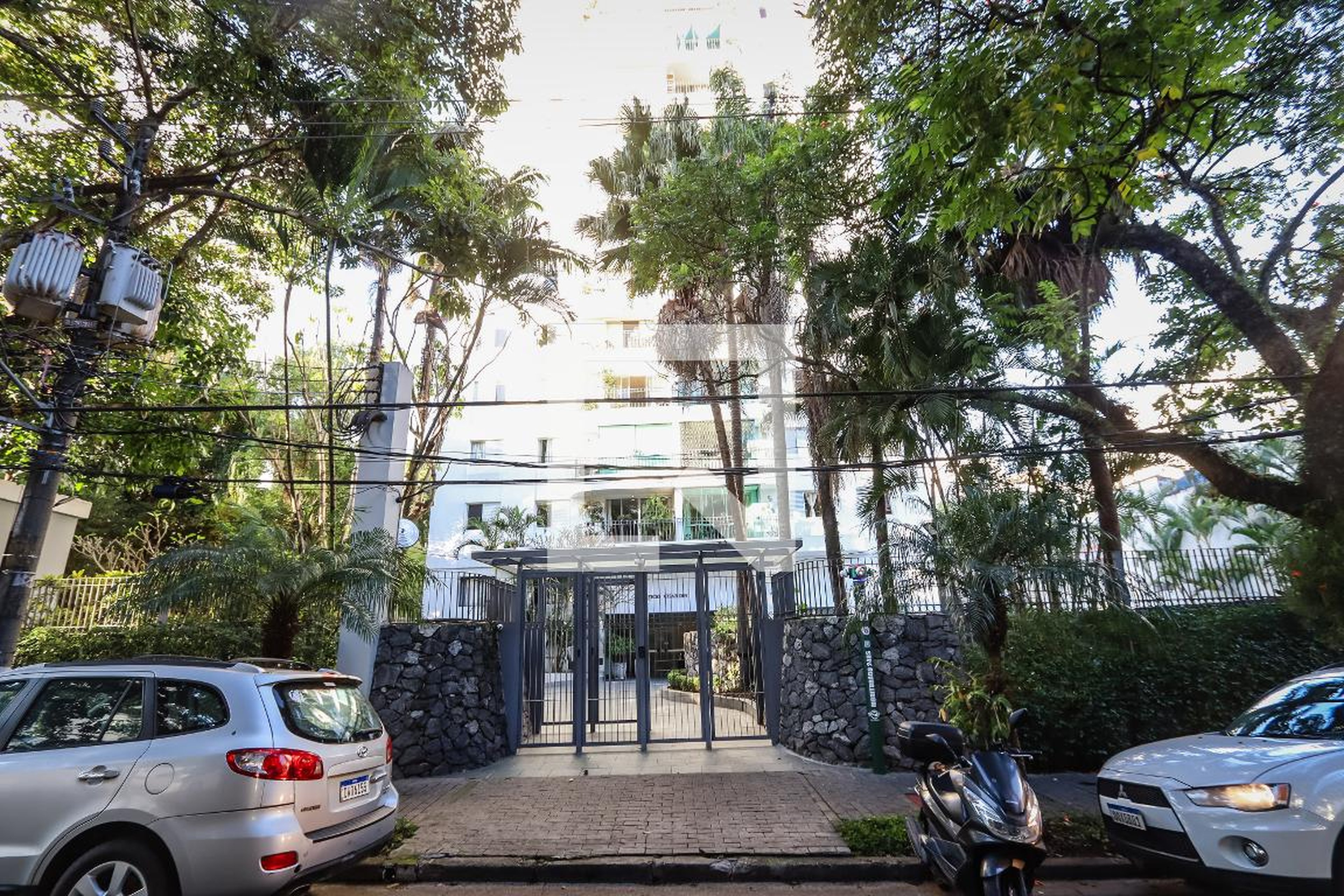 Fachada do Prédio Condomínio Chardin