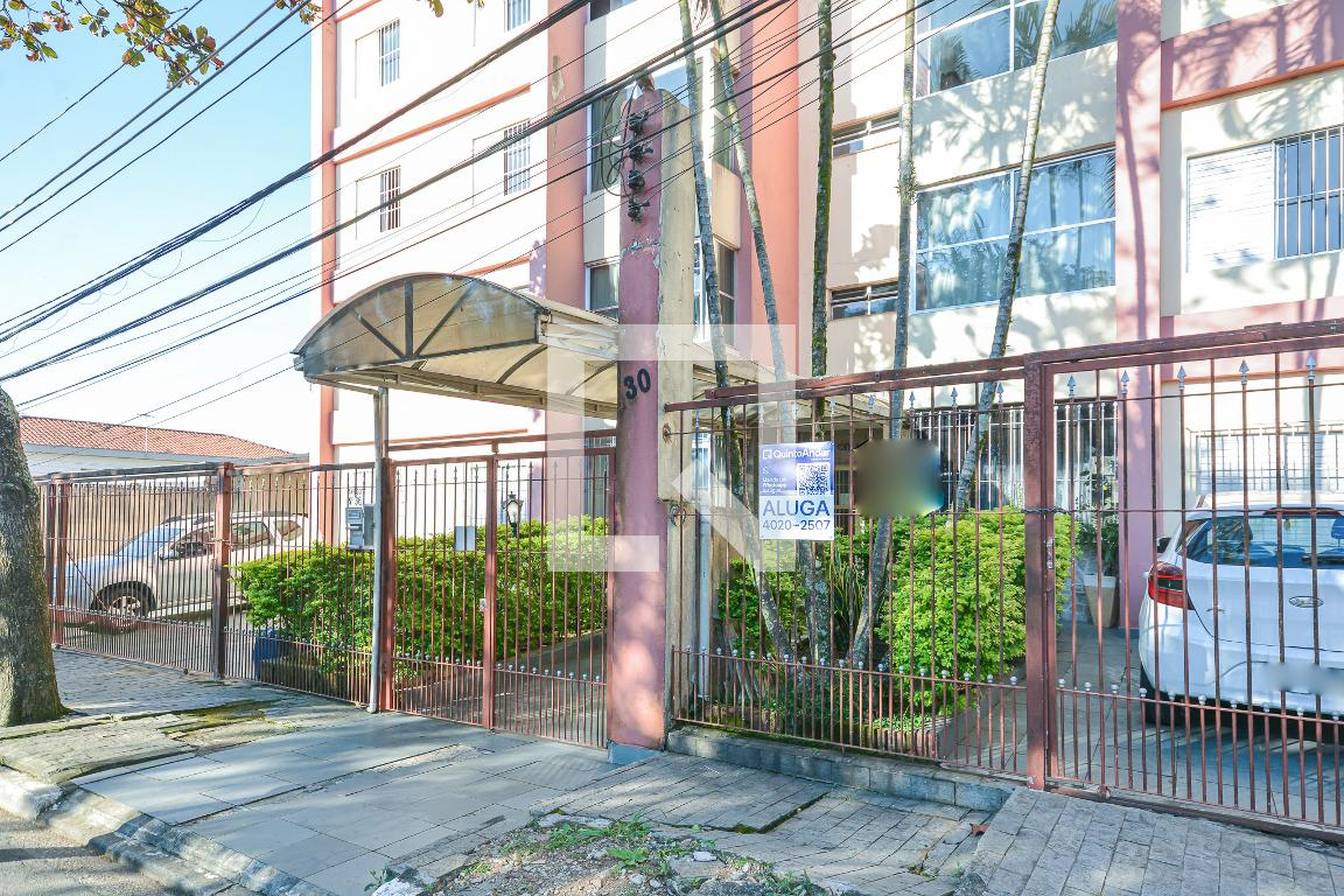 Fachada Condomínio em Rua João Roschel Gottsfritz, 30