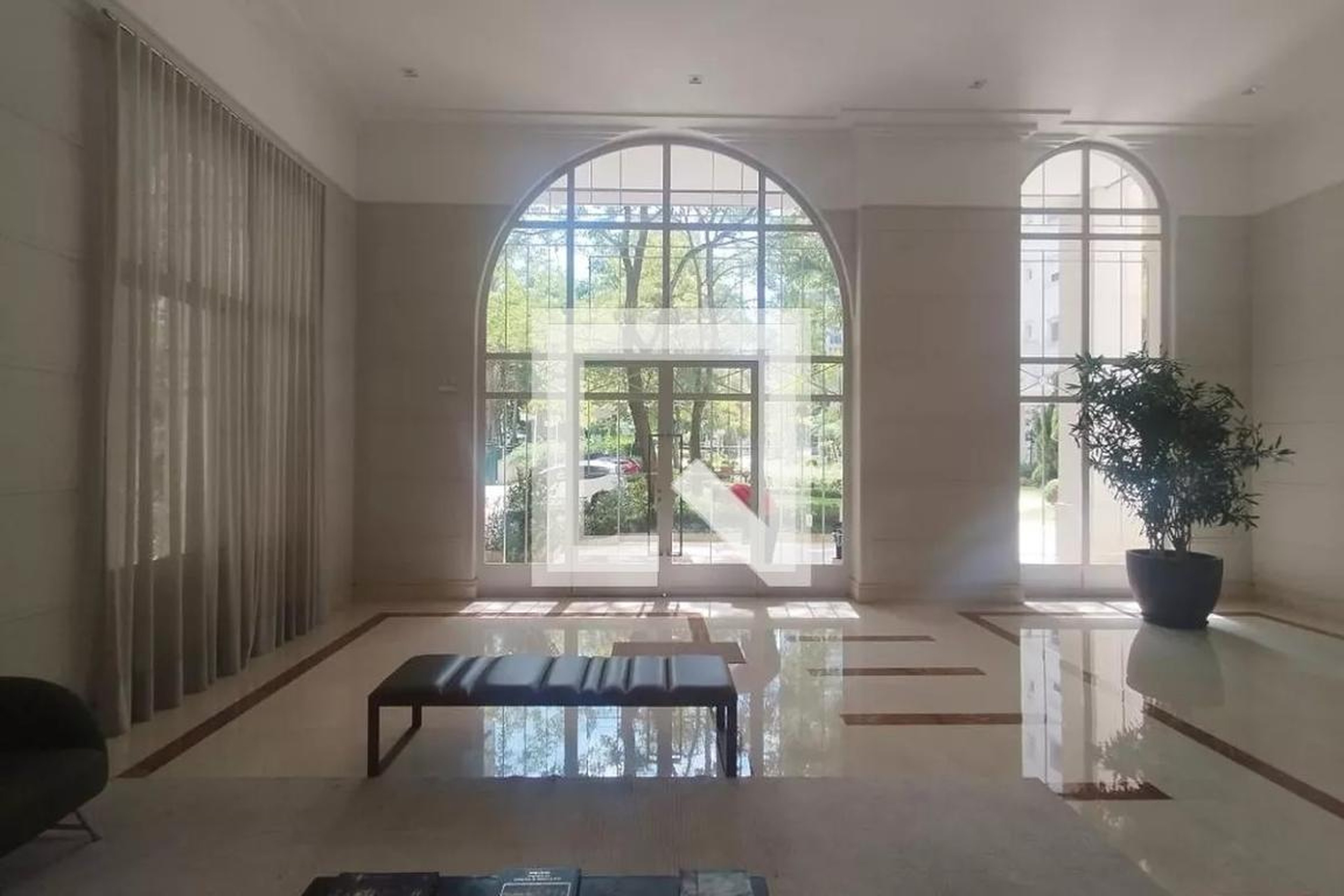 Hall Social - Mustique