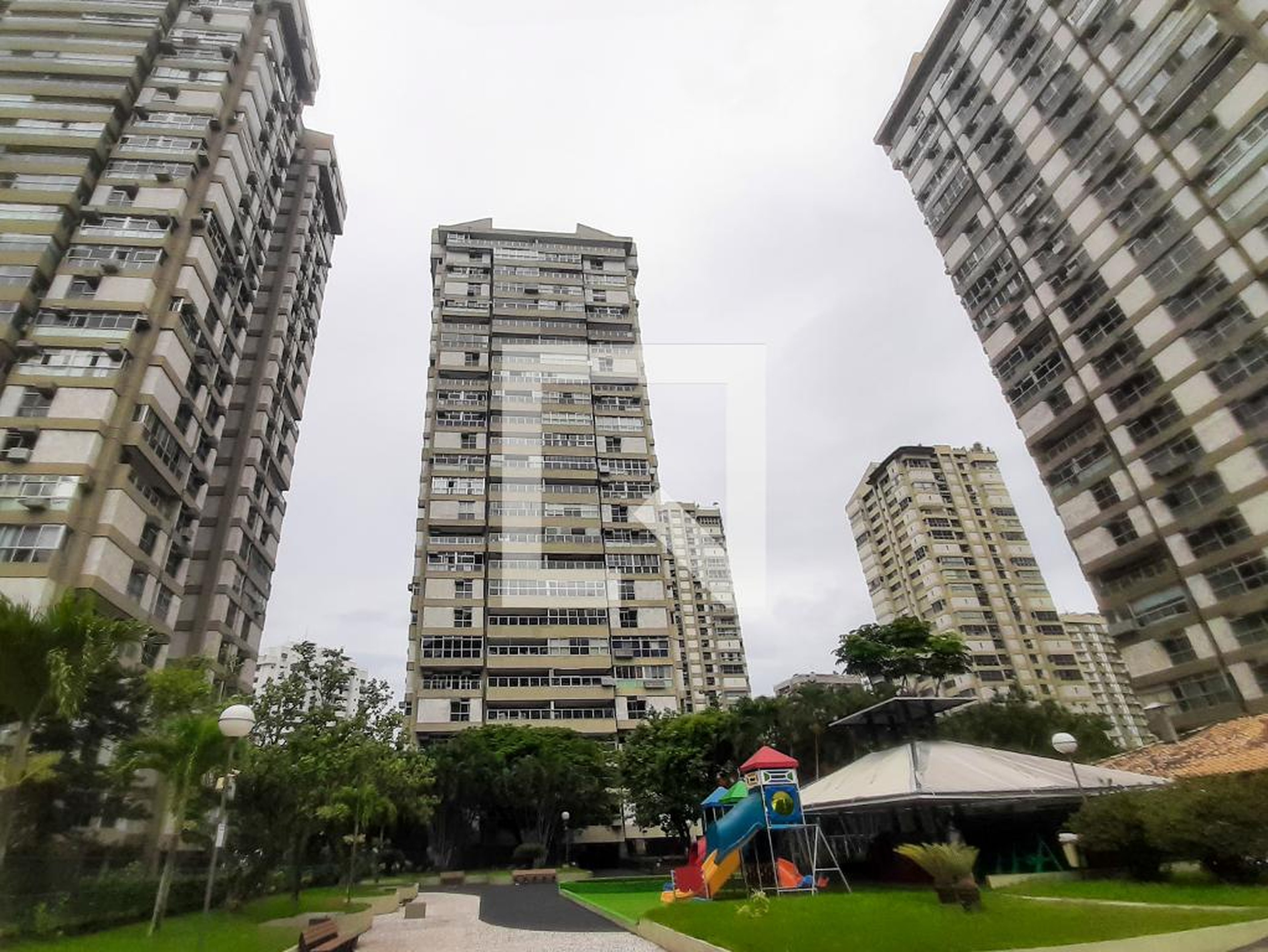 Fachada Condomínio Village São Conrado