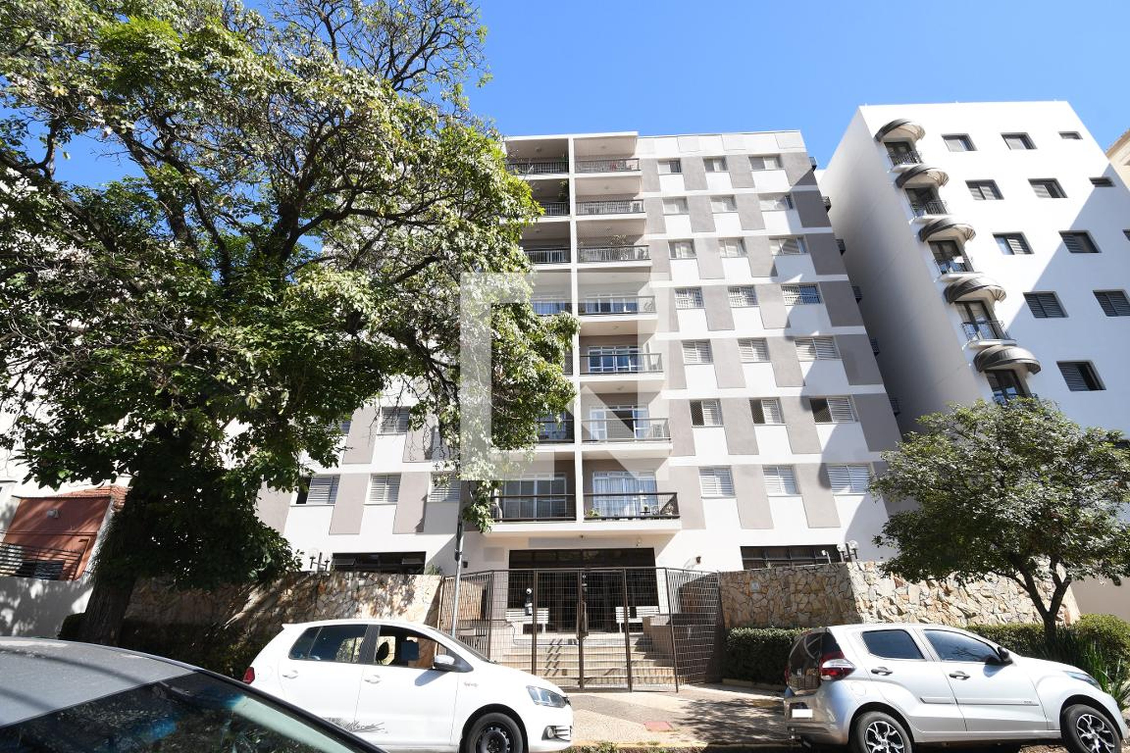 Fachada do Prédio Condomínio em Rua Padre Almeida, 427