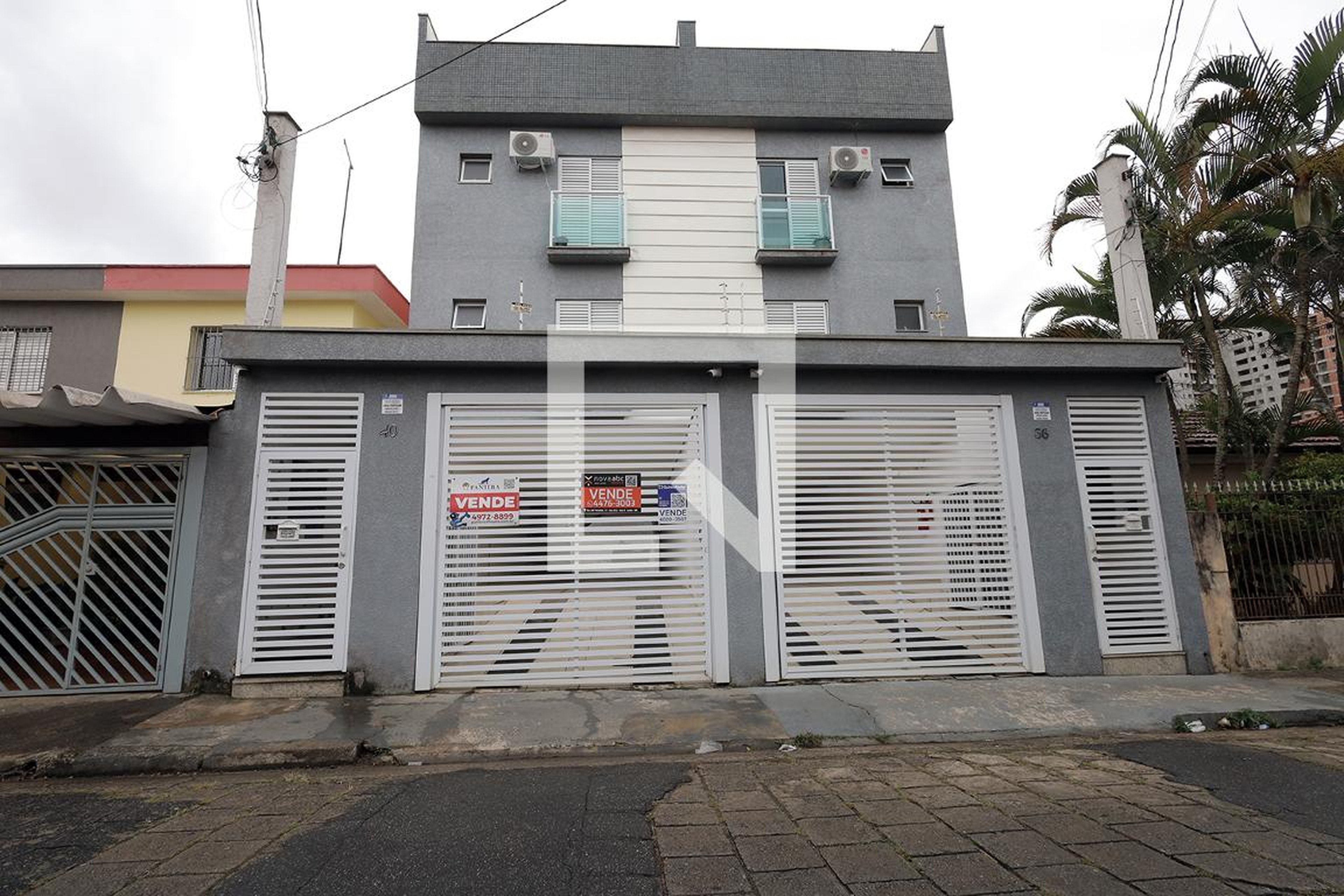 Fachada Condomínio em Rua Pedro Góes, 40