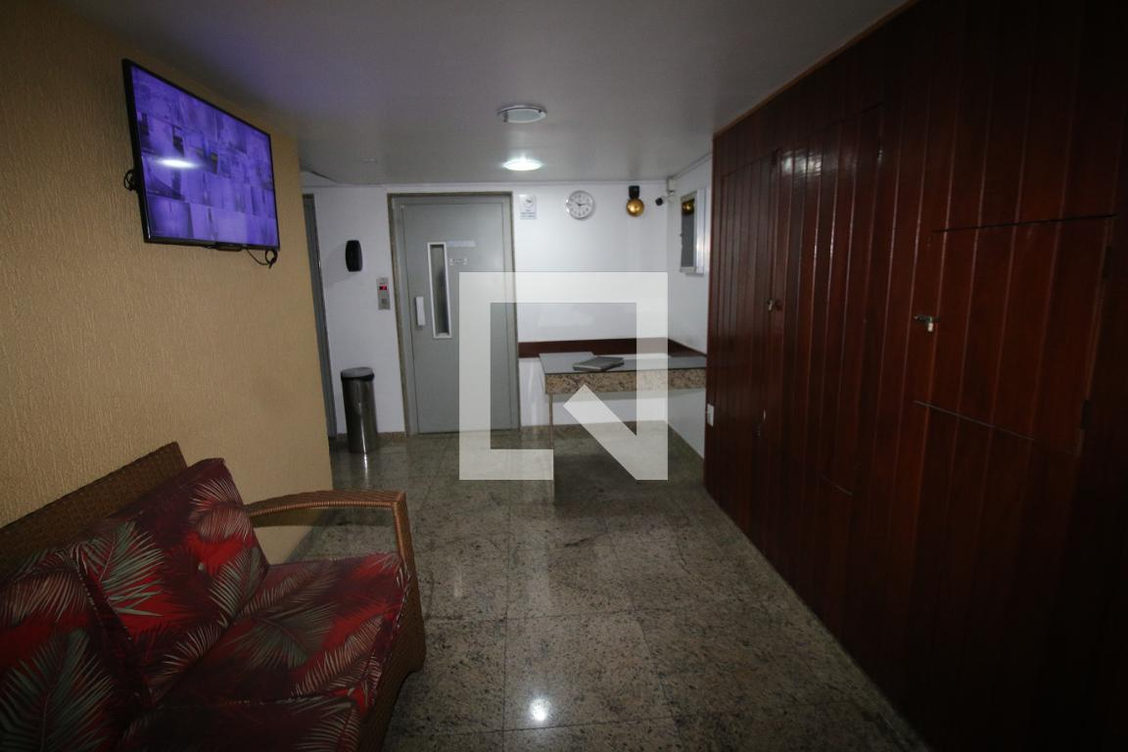 Hall de entrada - Edifico Solar Bras de Pina