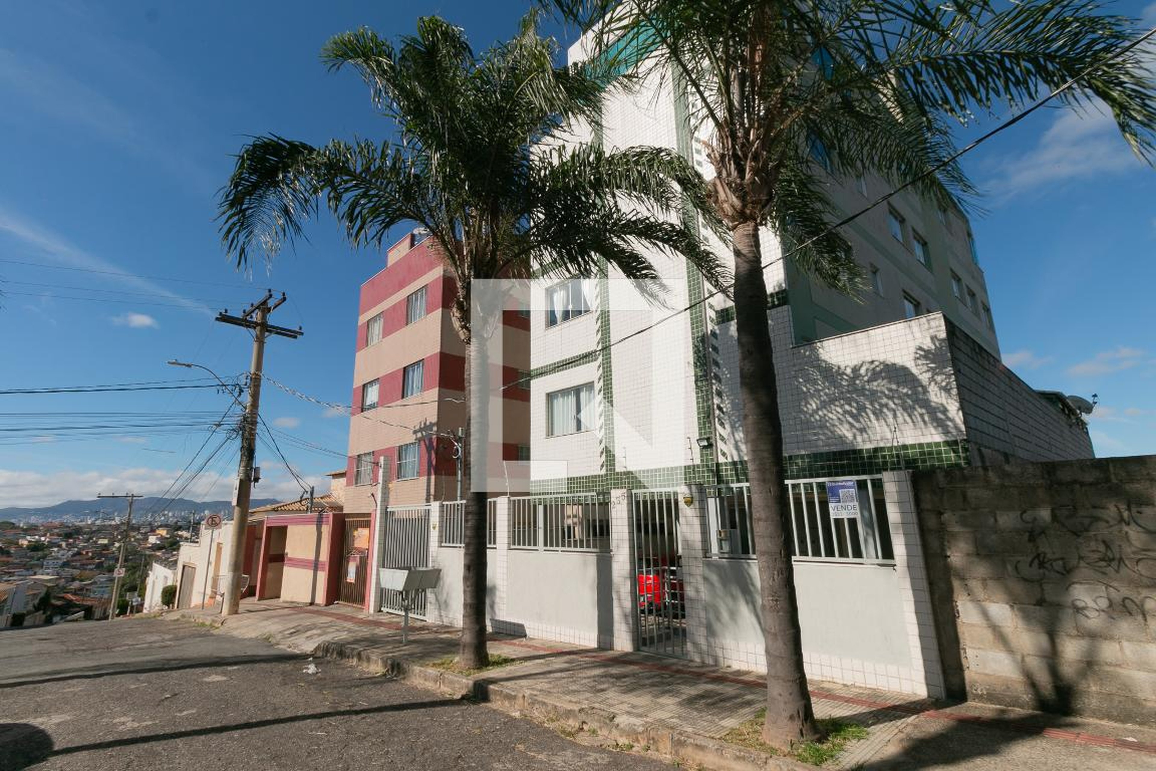 Fachada Condomínio em Rua Melo Teixeira, 235