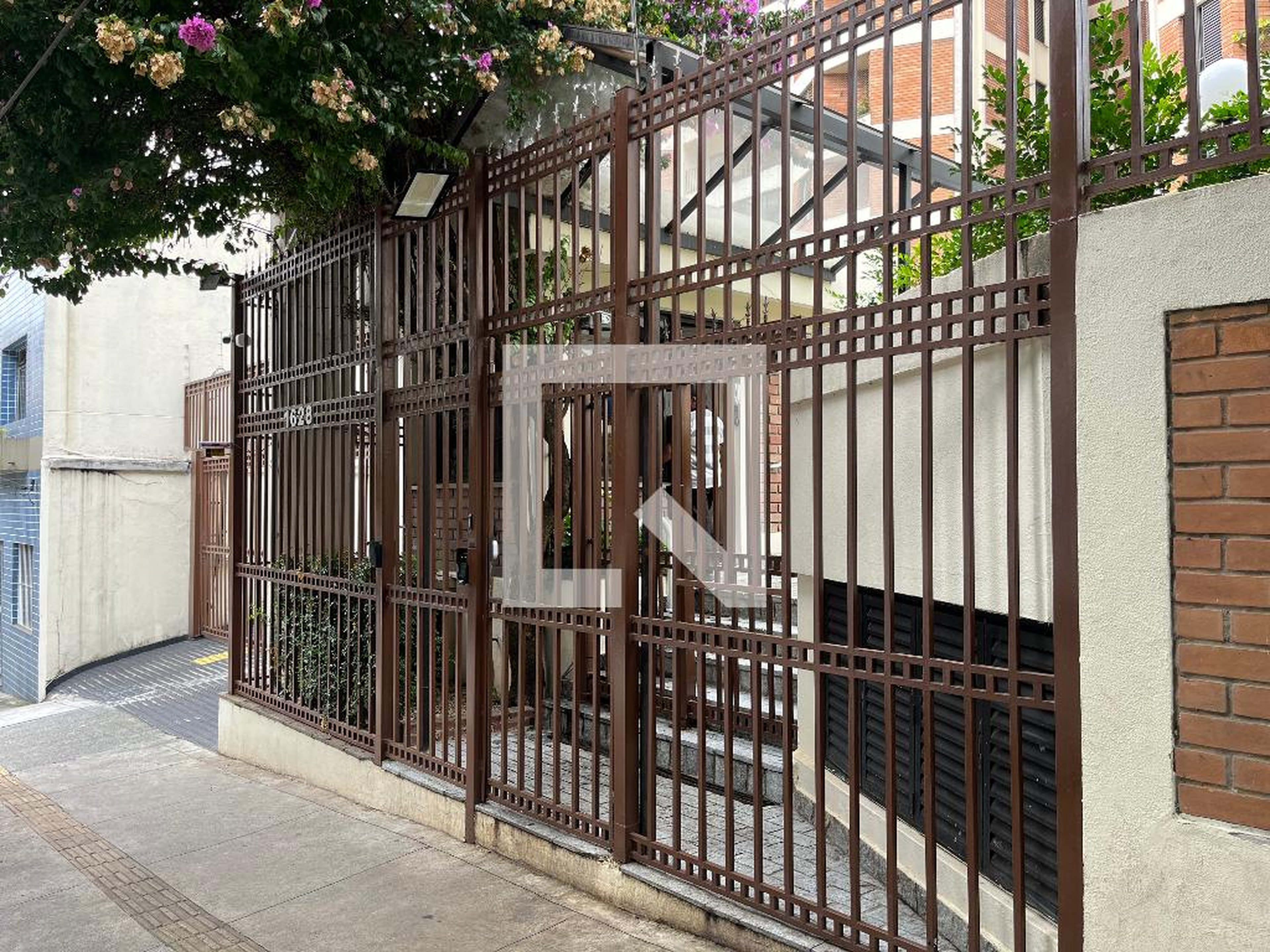 Fachada do Prédio Condomínio Capri e sorriento