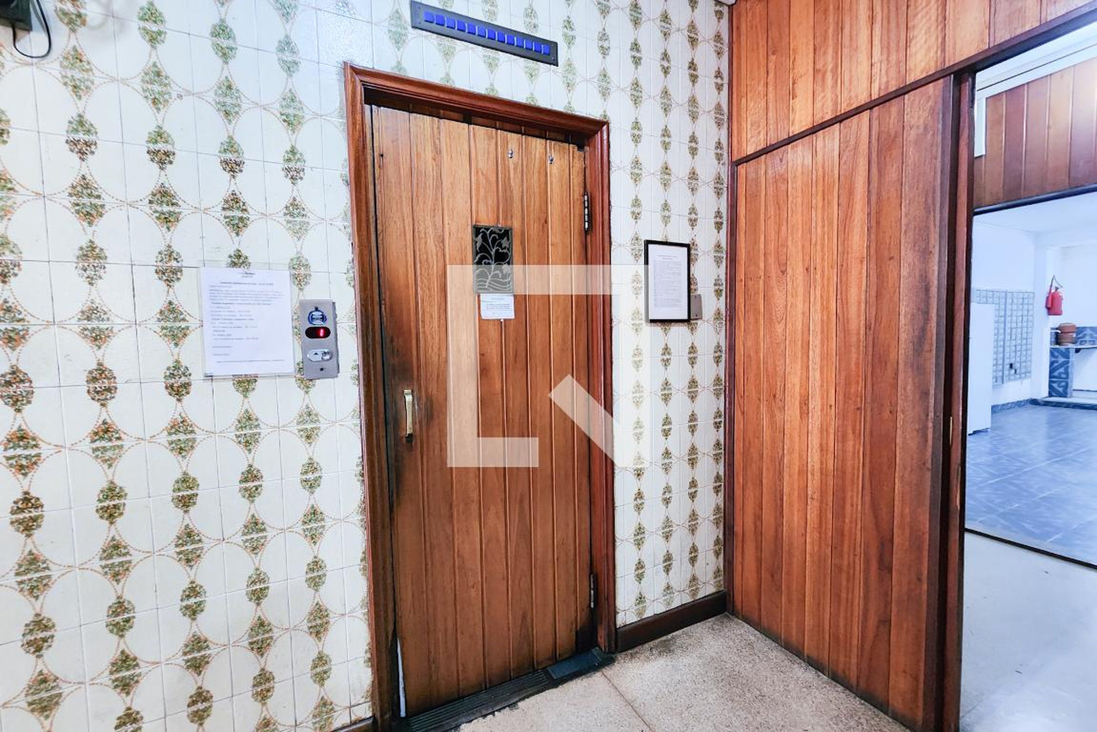 Elevador - Caro Nome