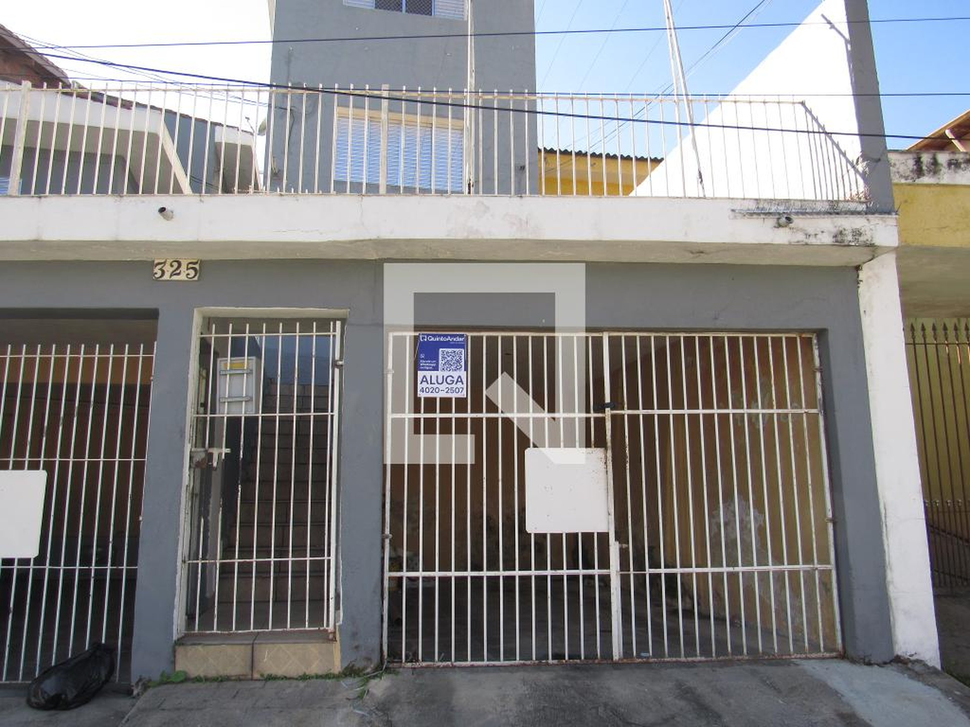 Fachada Condomínio em Rua Flor de Amoras, 325