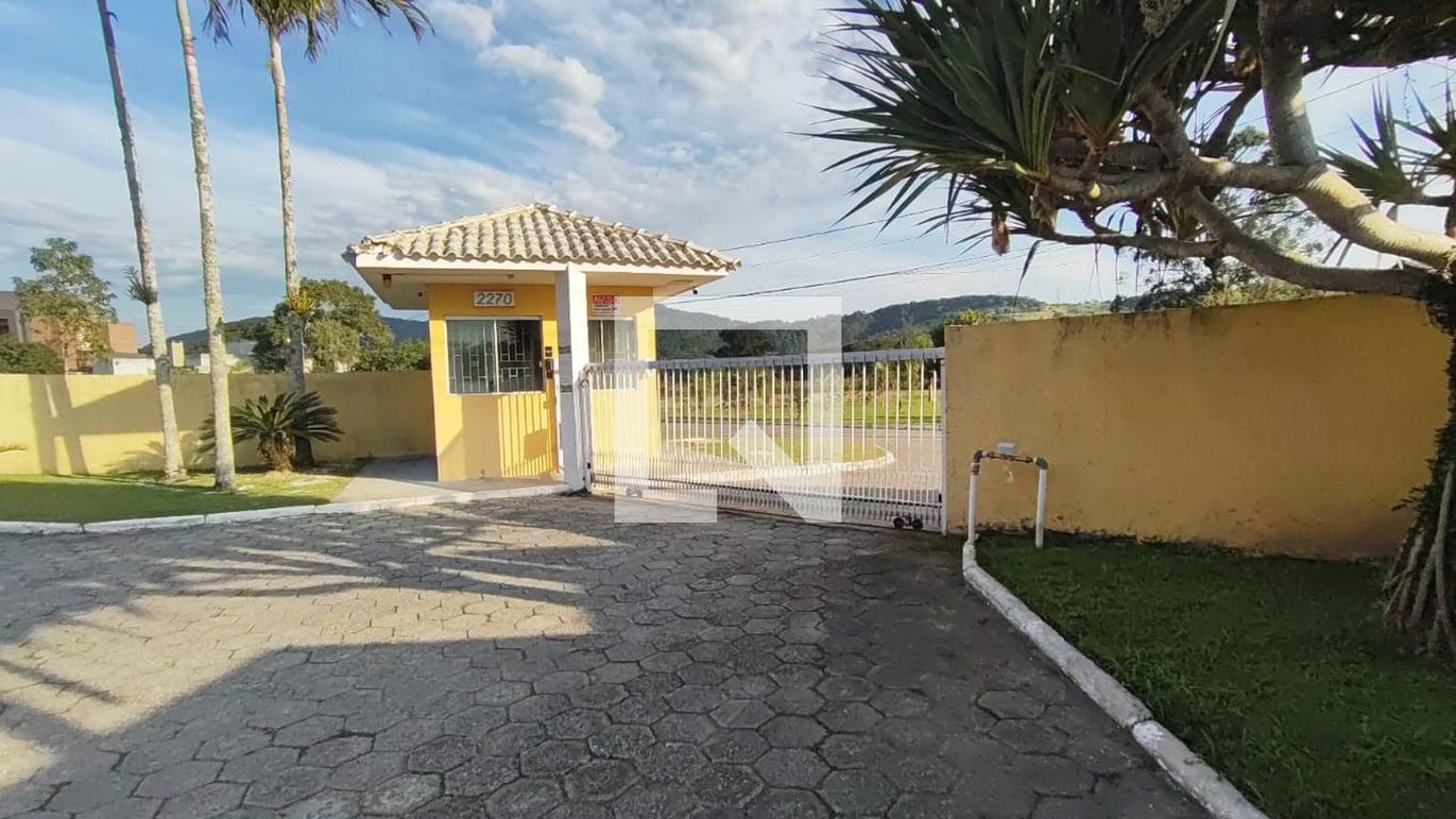 Fachada Condomínio em Estrada Cristóvão Machado de Campos, 2270
