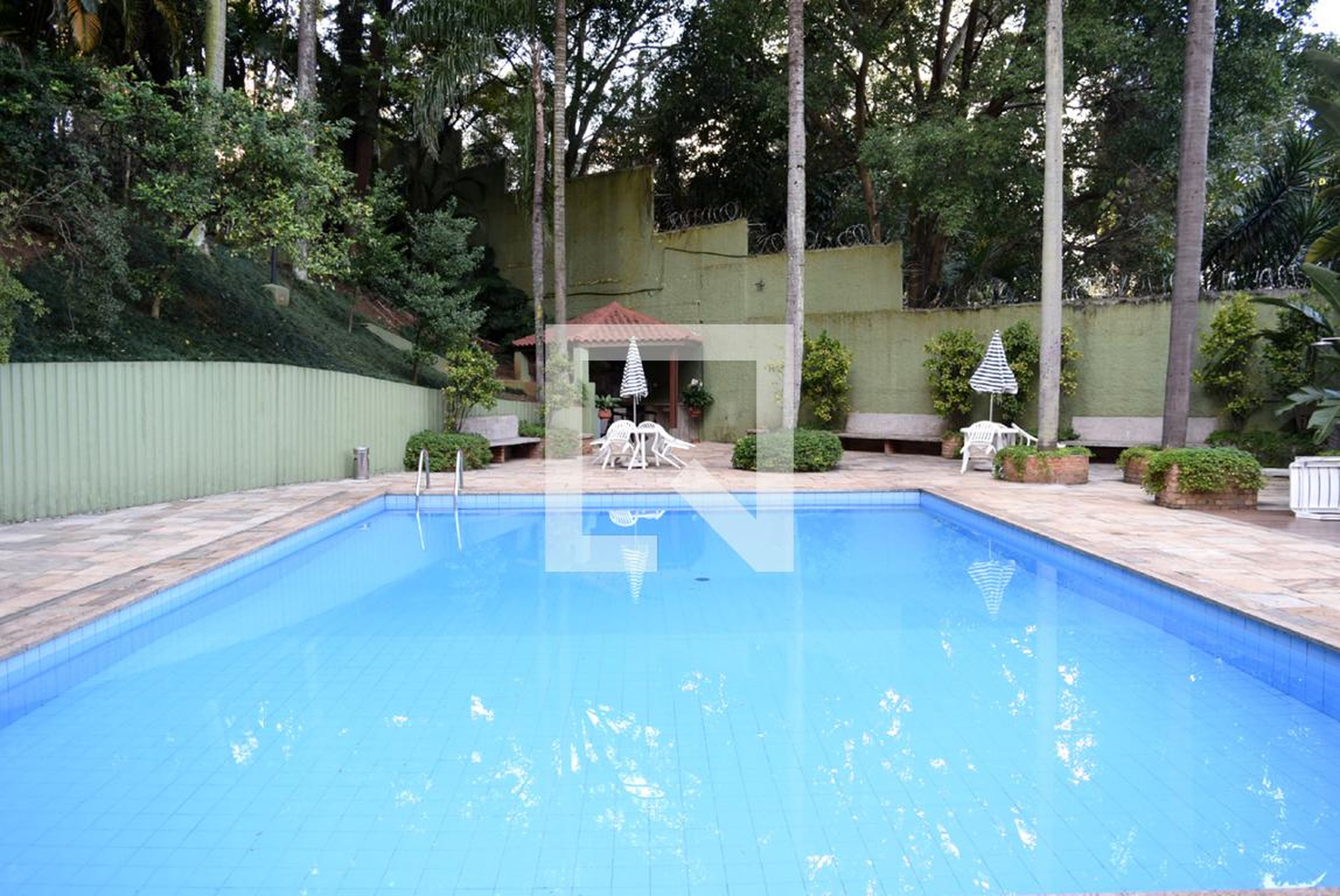 Piscina - Jardim das Bandeiras