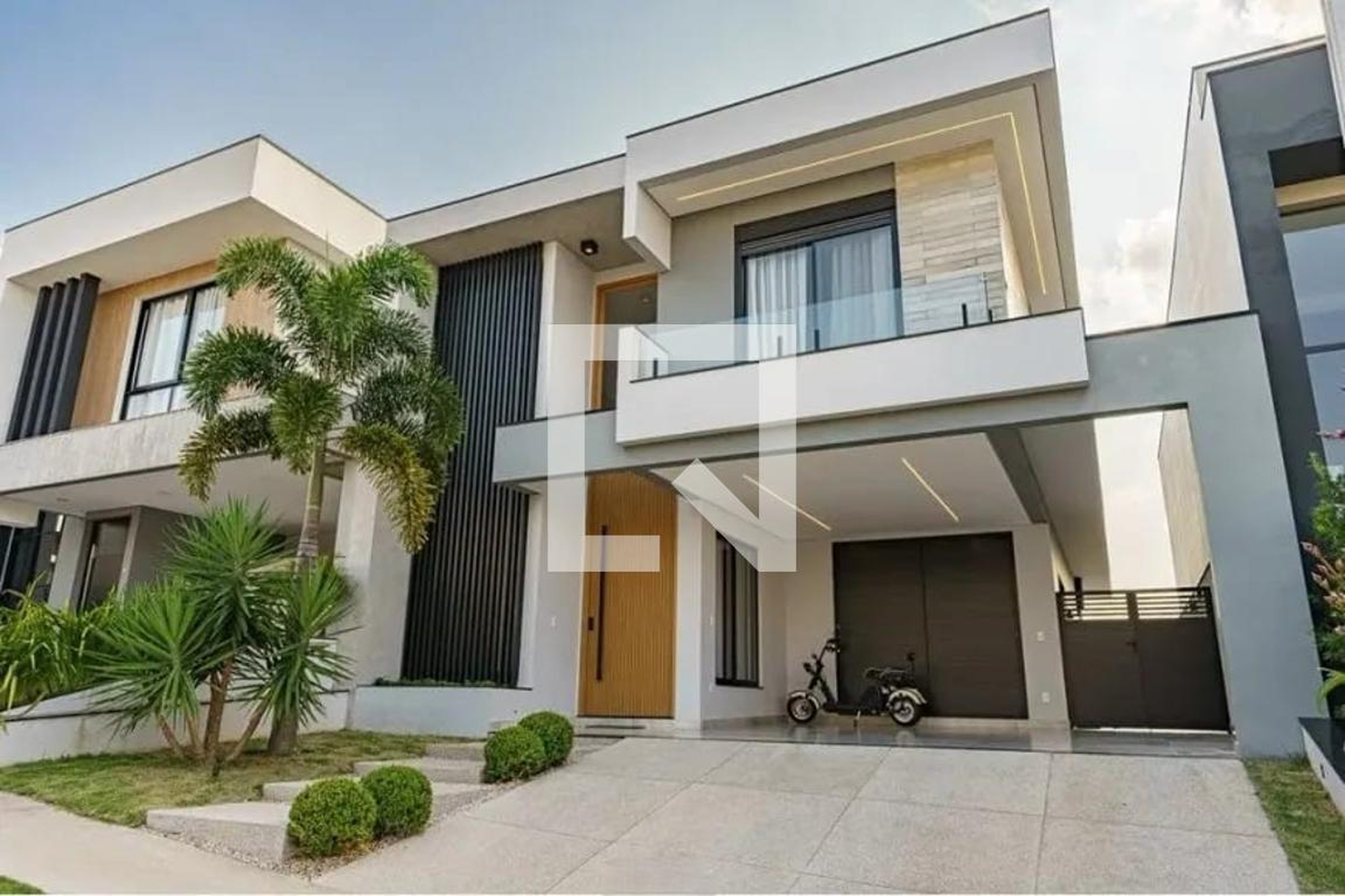 Fachada Condomínio em Rua Orpheu Siqueira, 71