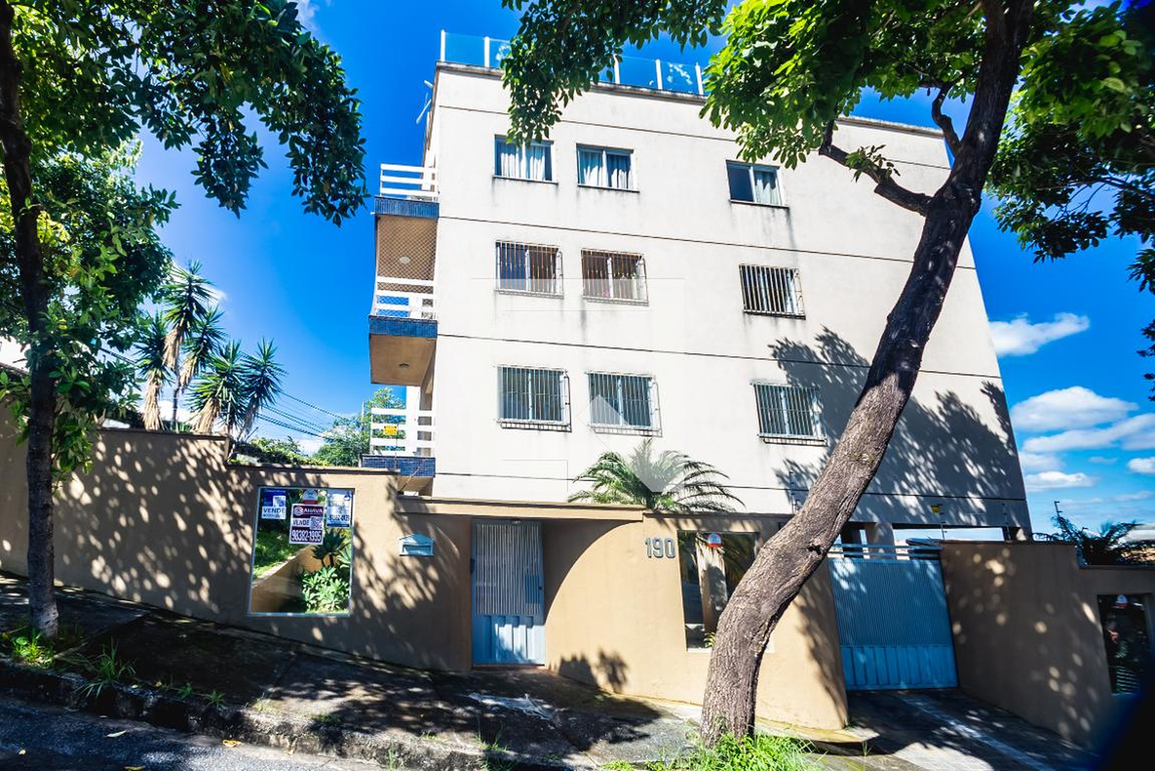 Fachada Condomínio em Rua Doutor Alexandre Sartori, 190