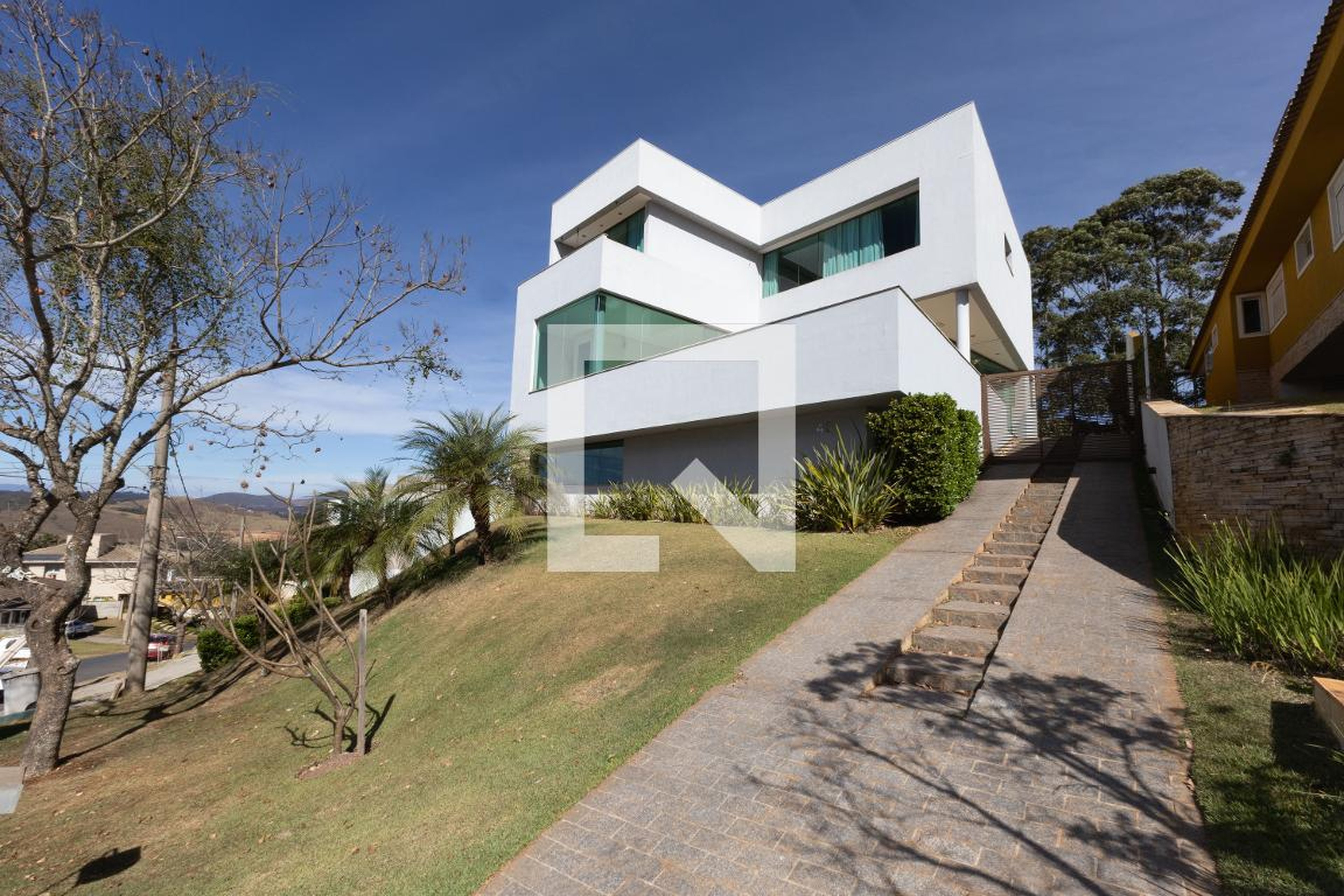 Fachada Condomínio em Rua das Acácias, 40