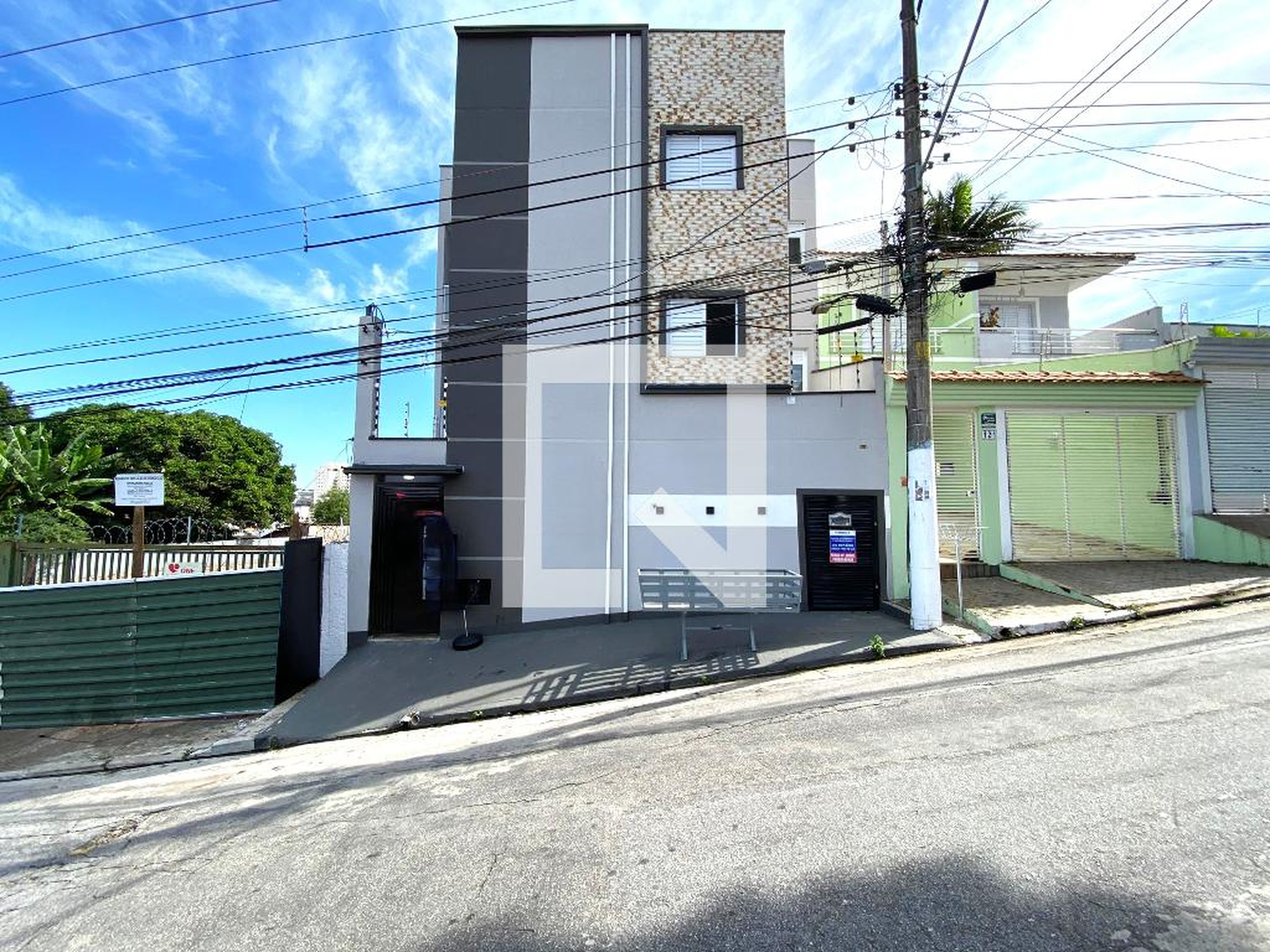 Fachada Condomínio em Rua dos Maracujás, 111