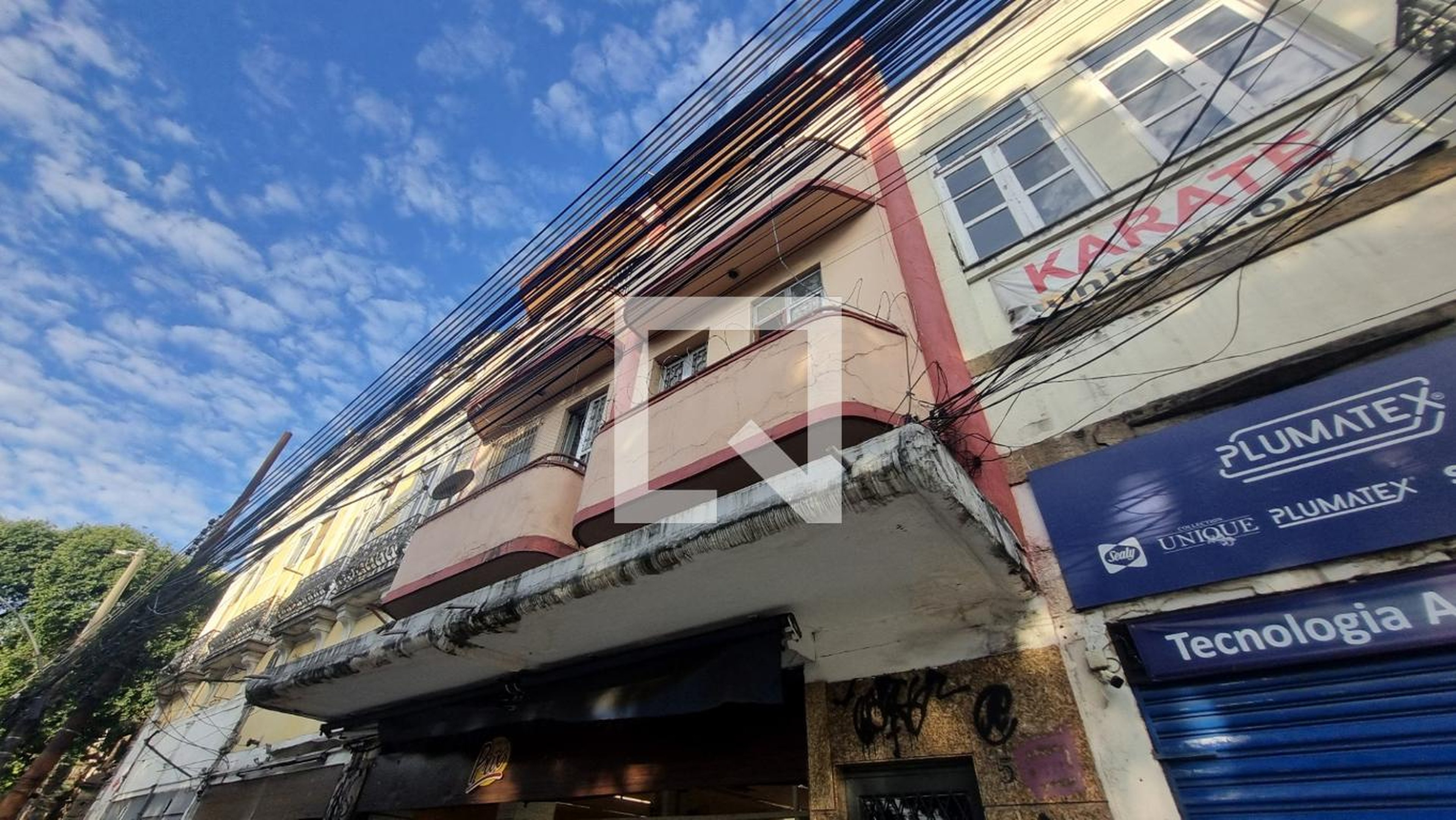 Fachada Condomínio em Rua Haddock Lobo, 5