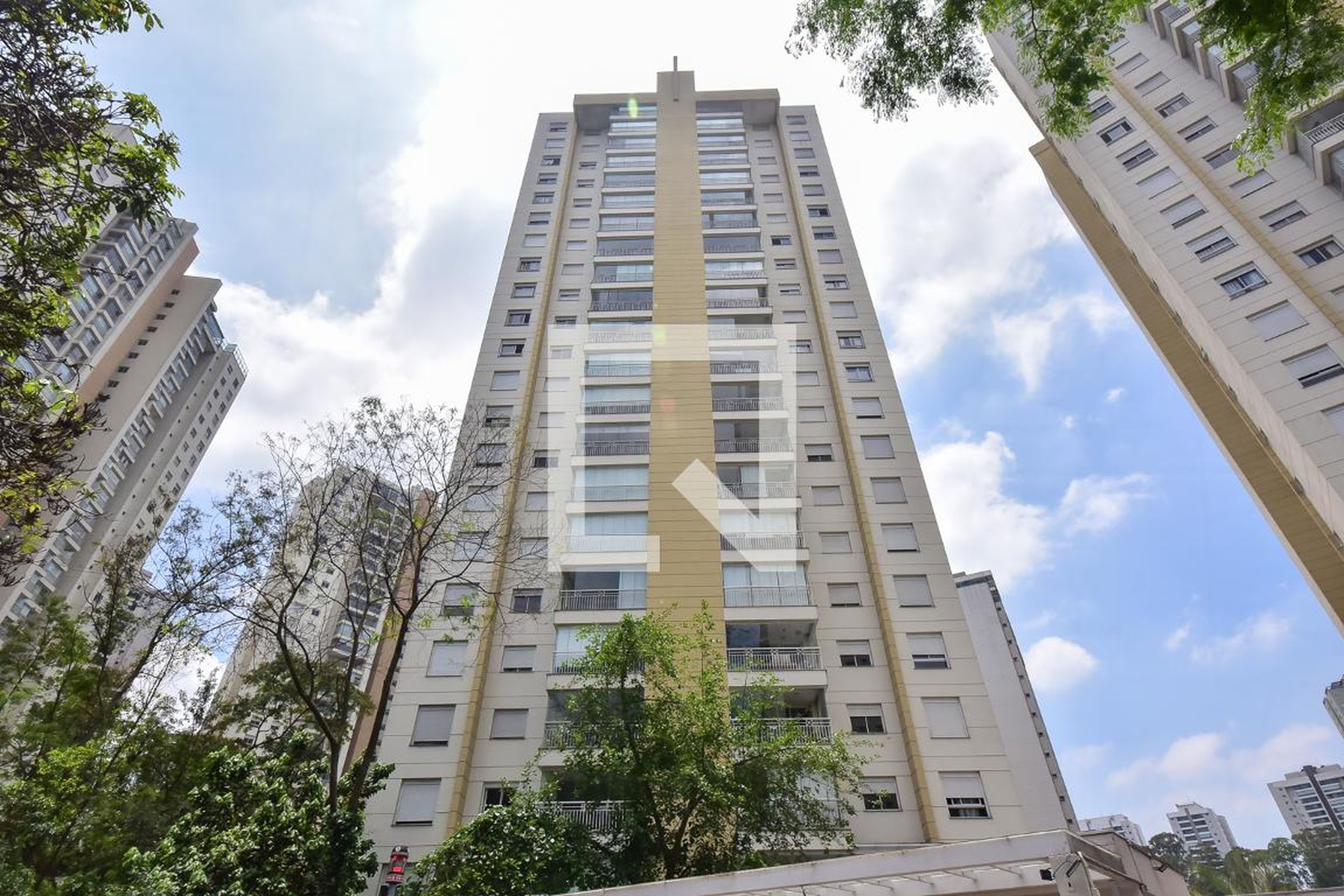 Fachada Condomínio Oficina