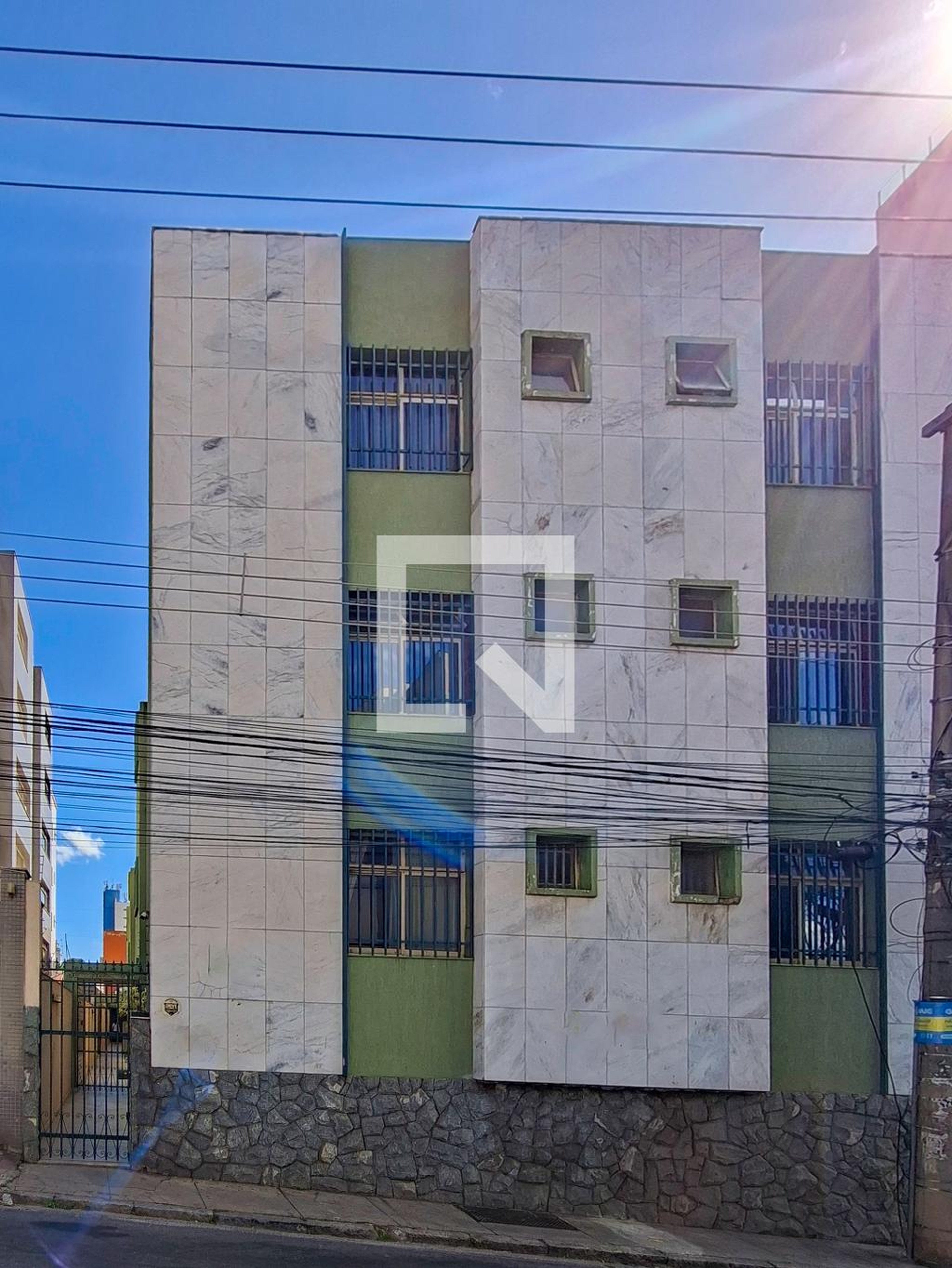 Fachada Condomínio em Rua Tenente Anastácio de Moura, 468