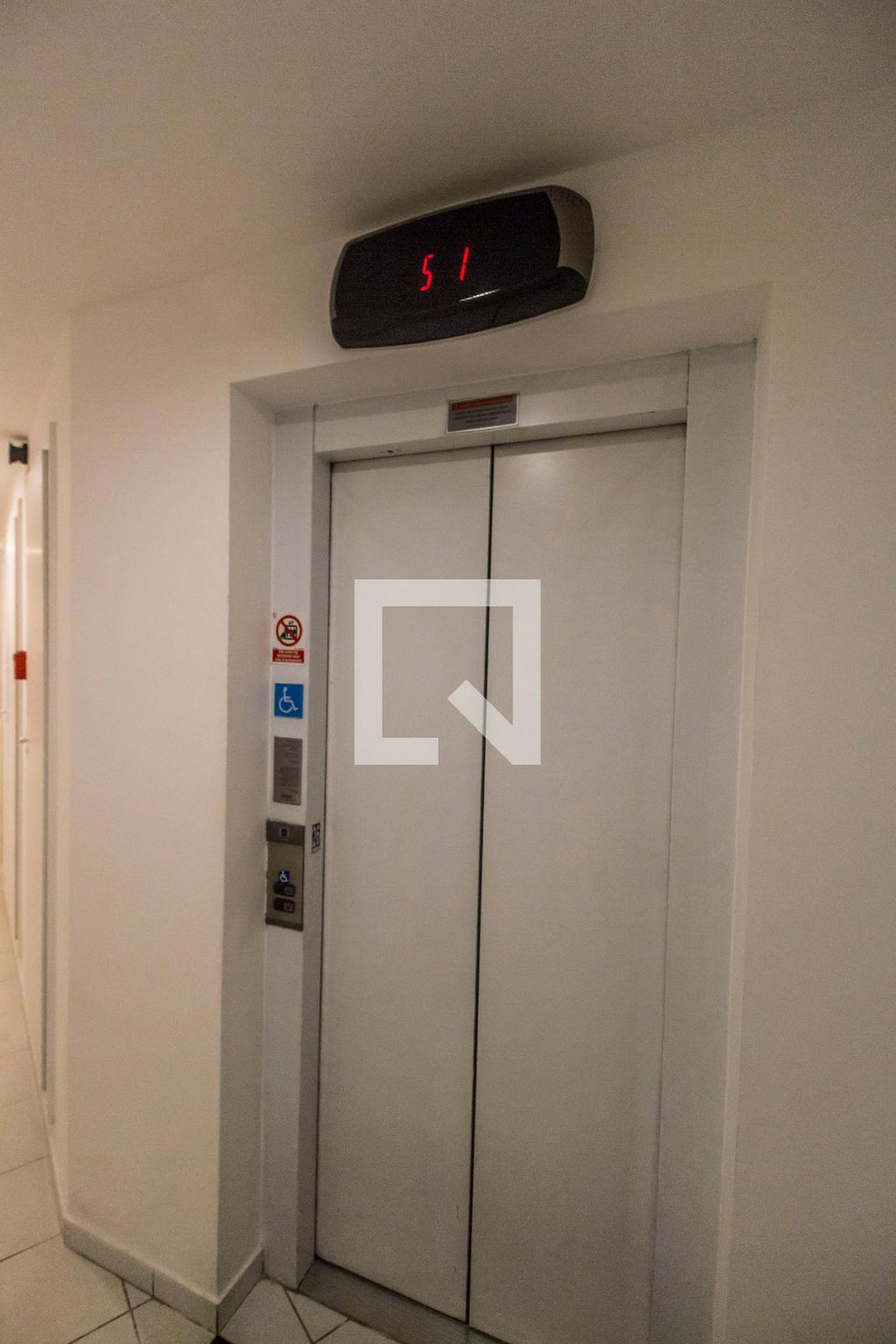 Entrada - Madison Park